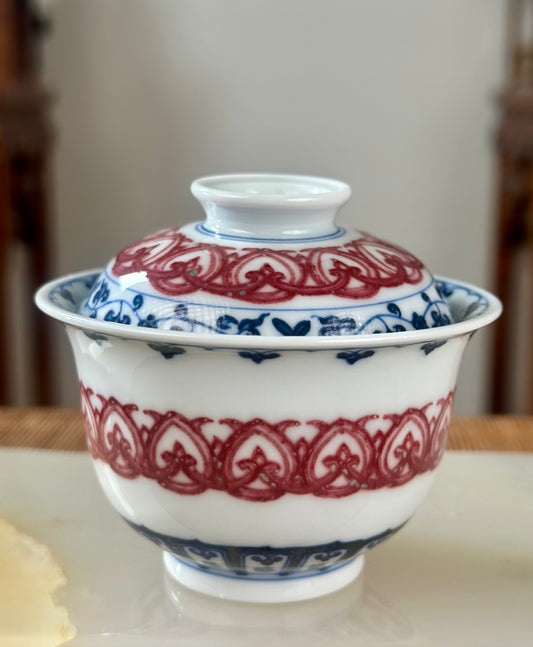 Handpainted Chinese Traditional  Baoxiang Flower Pattern Blue and White Underglaze Red Youlihong Porcelain Jingdezhen Gaiwan Teacup Set