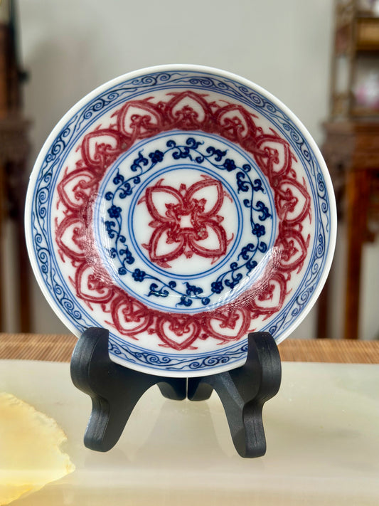 Handpainted Chinese Traditional  Baoxiang Flower Pattern Blue and White Underglaze Red Youlihong Porcelain Jingdezhen Teapot Teacup Set
