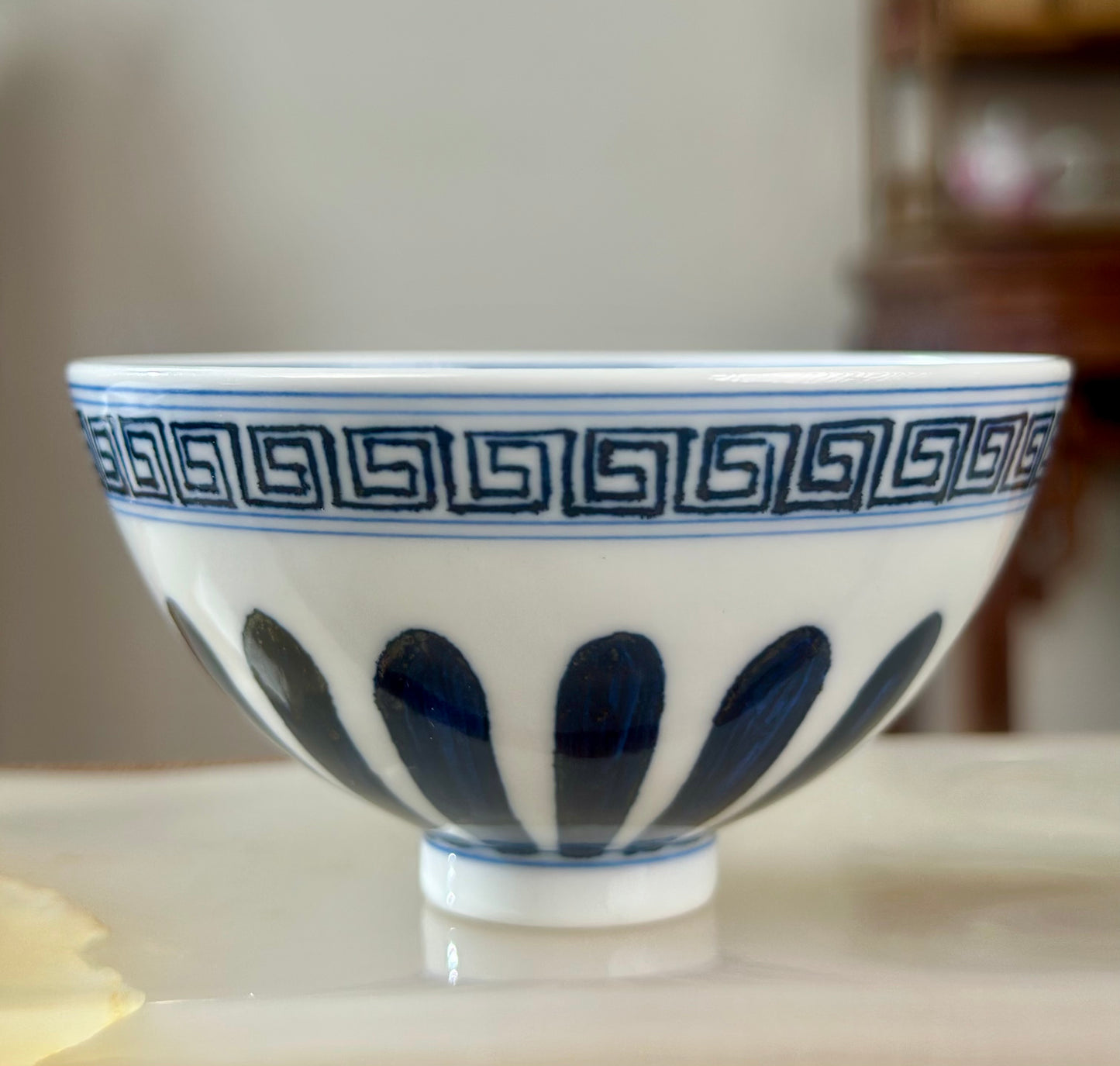 Handpainted Chinese Traditional  Flower Pattern Blue and White Underglaze Red Youlihong Porcelain Jingdezhen Jixin Teacup