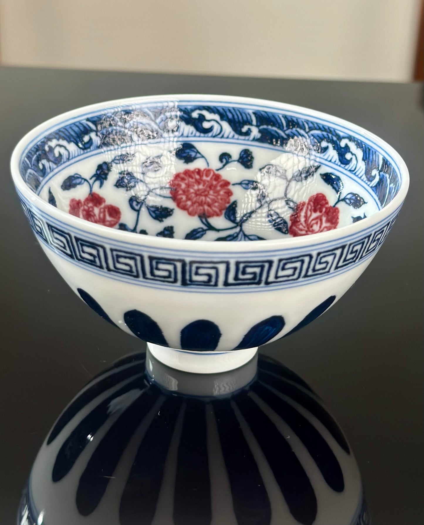 Handpainted Chinese Traditional  Flower Pattern Blue and White Underglaze Red Youlihong Porcelain Jingdezhen Jixin Teacup