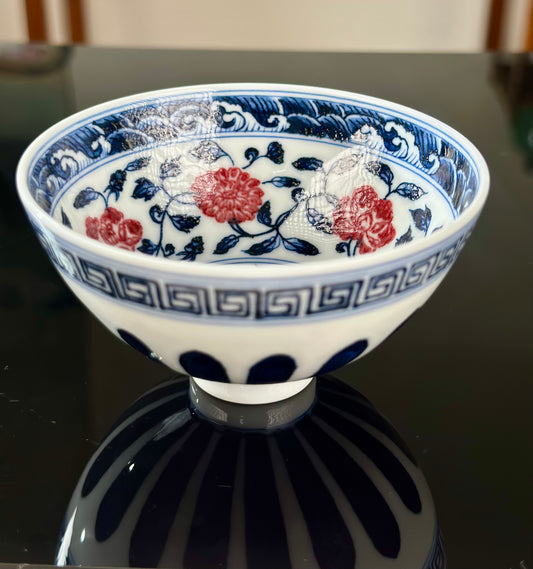 Handpainted Chinese Traditional  Flower Pattern Blue and White Underglaze Red Youlihong Porcelain Jingdezhen Jixin Teacup