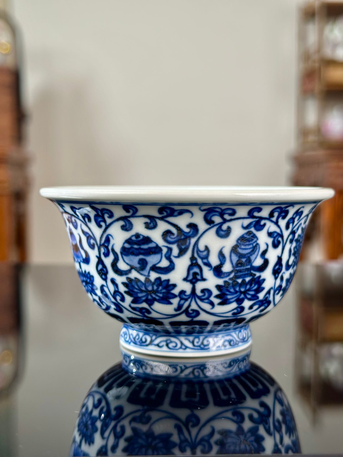 Handcrafted Chinese Hand Painted Chinese Blue and White Porcelain Lotus Flower Ceramic Artwork Teacup