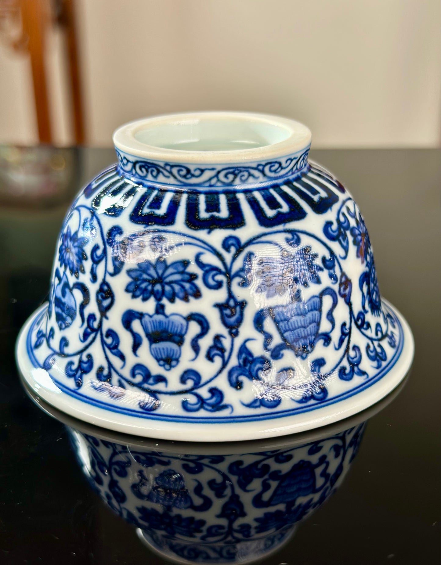 Handcrafted Chinese Hand Painted Chinese Blue and White Porcelain Lotus Flower Ceramic Artwork Teacup