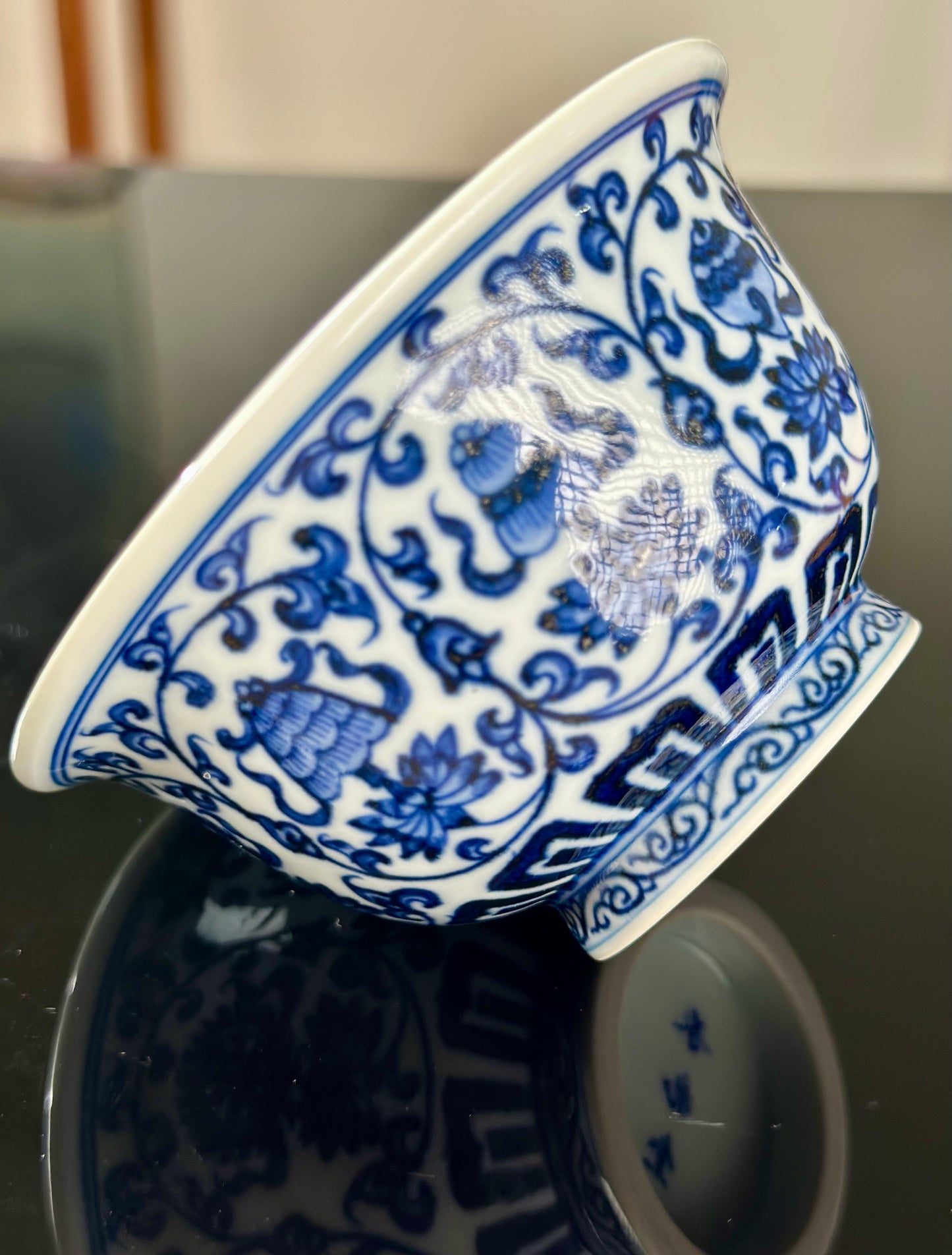 Handcrafted Chinese Hand Painted Chinese Blue and White Porcelain Lotus Flower Ceramic Artwork Teacup