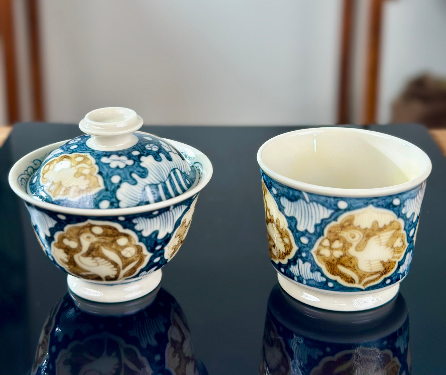 Handpainted Chinese Luxious Blue White Porcelain  Underglaze Gold Youlijin Classic Heron and Lotus Pattern Masterpiece Gaiwan Teacup Set Artwork