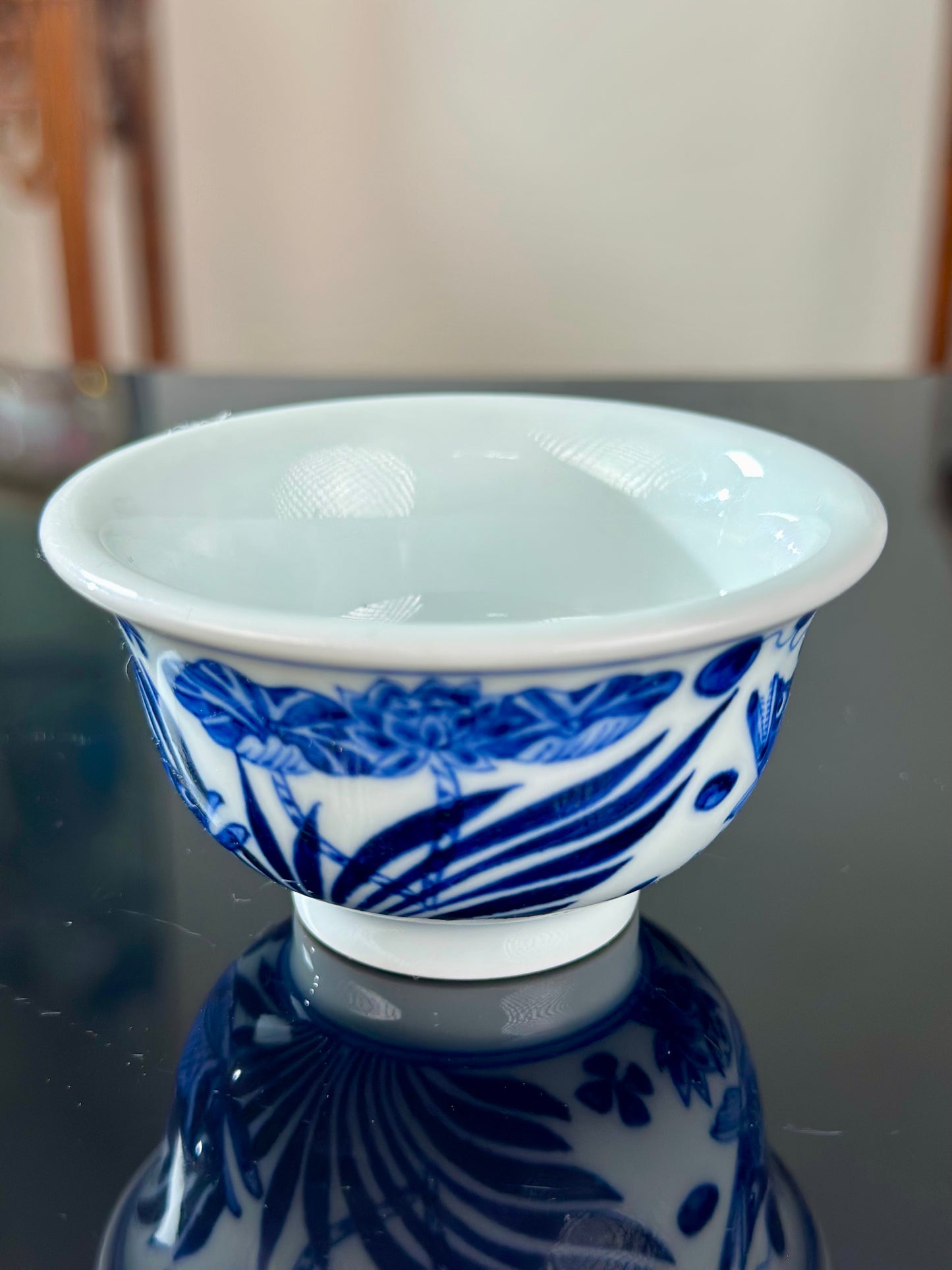 Hand Painted Chinese Blue and White Porcelain Fish and Algae Pattern Teacup Jingdezhen Master Ceramic Artwork