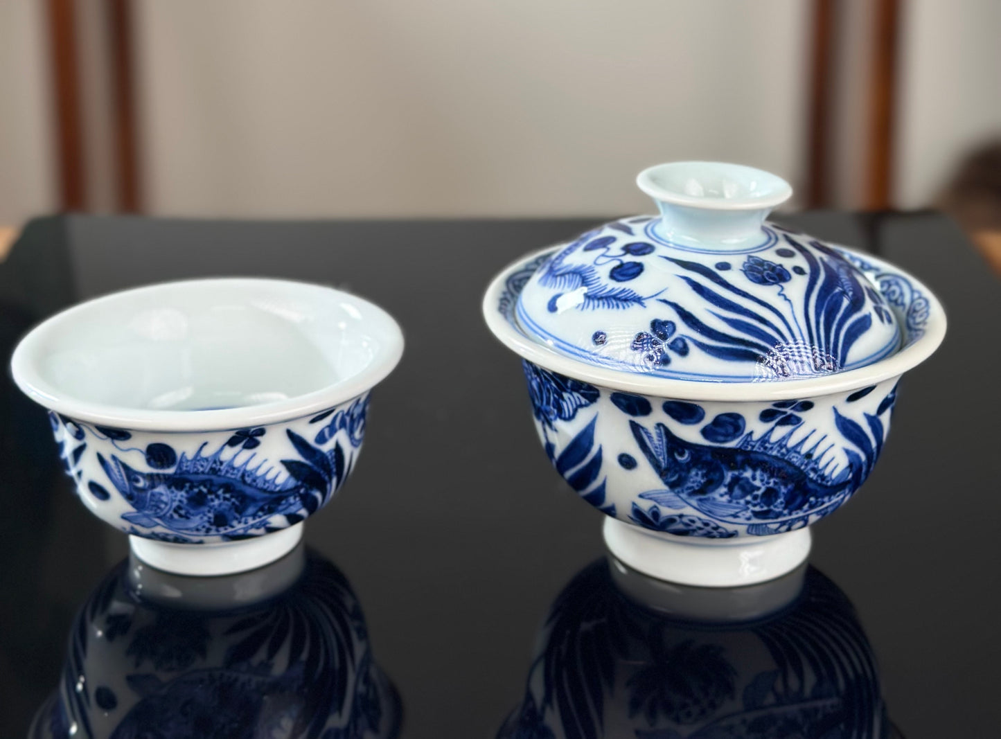 Hand Painted Chinese Blue and White Porcelain Fish and Algae Pattern Teacup Jingdezhen Master Ceramic Artwork