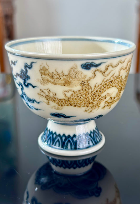 Handpainted Chinese Luxious Blue White Porcelain Underglaze Gold Youlijin Classic Xuande Double Dragon Pattern Artwork Teacup