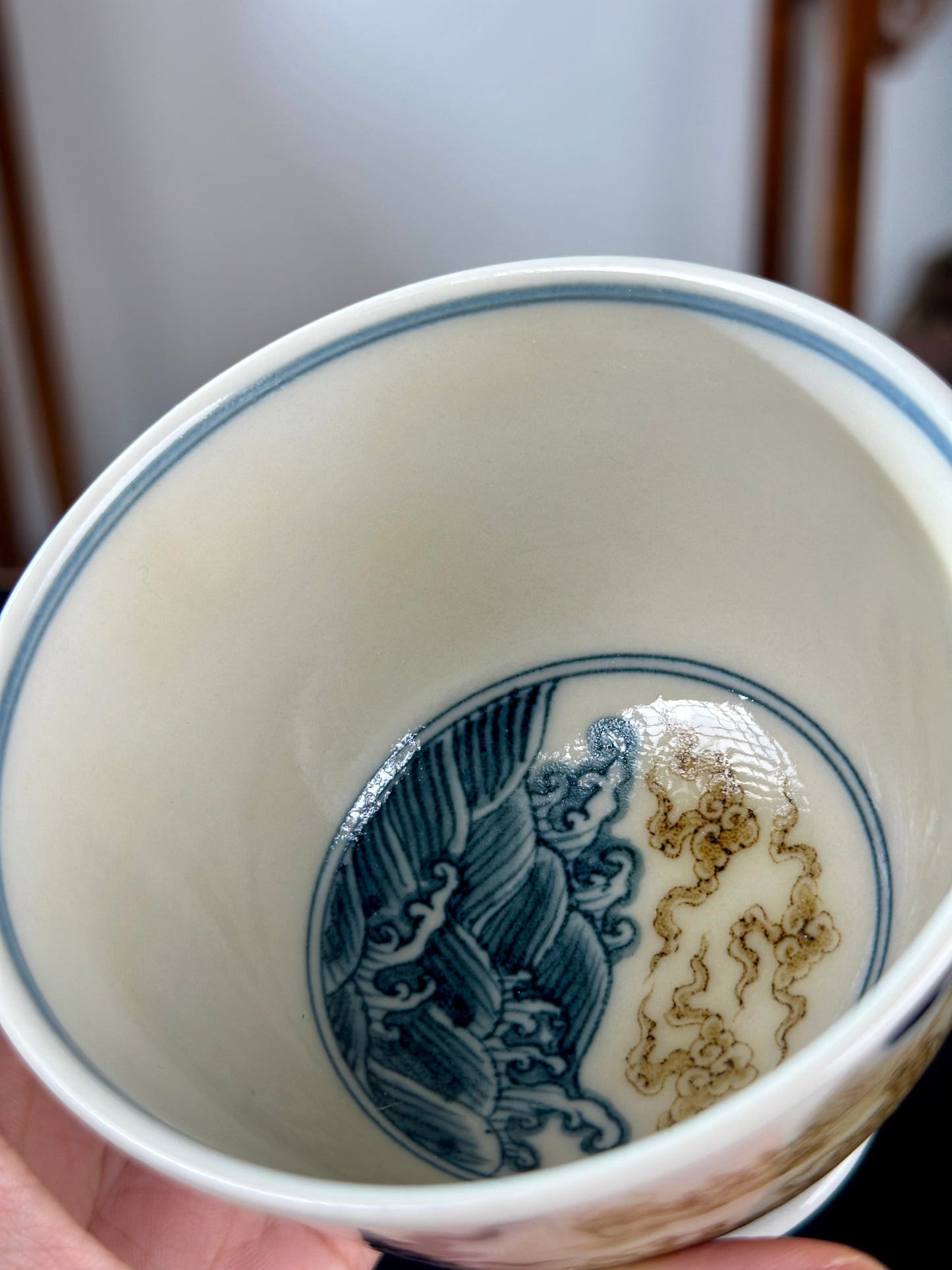 Handpainted Chinese Luxious Blue White Porcelain Underglaze Gold Youlijin Classic Xuande Double Dragon Pattern Artwork Teacup