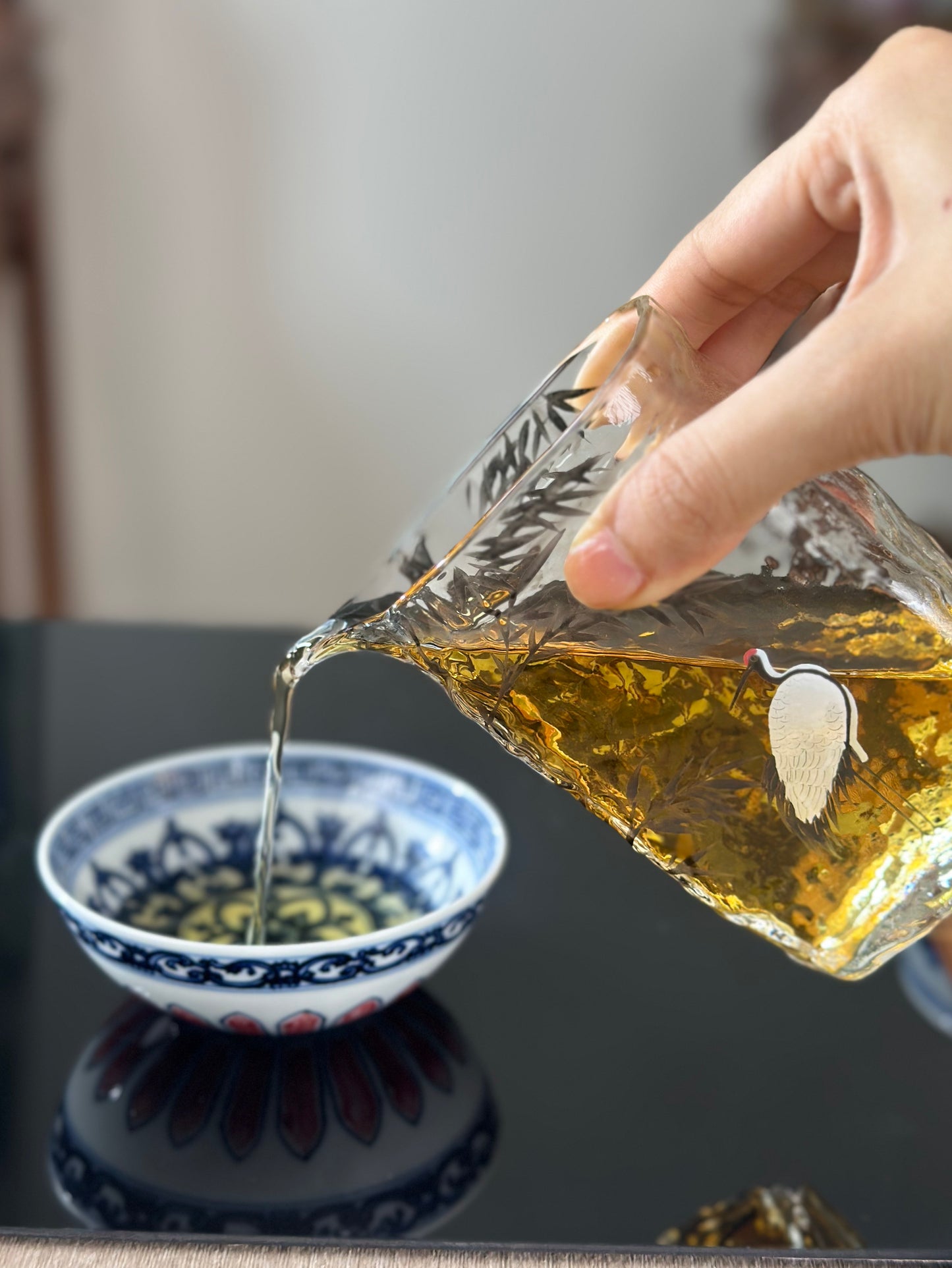 Handpainted High Quality High Borosilicate Chinese Traditional Crane Painting Gongdaobei Fair Cup 220ml