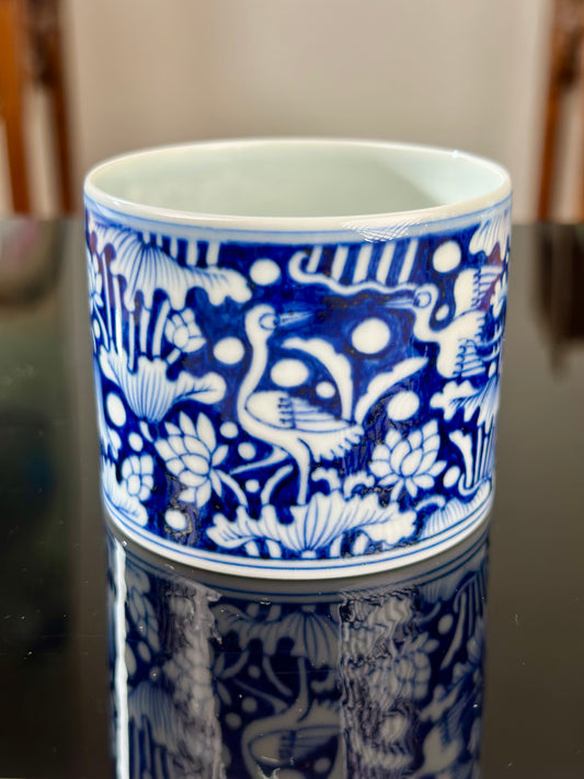 Hand Painted Chinese Blue And White Porcelain Classic Heron and Lotus Pattern Jingdezhen Master Ceramic Artwork Teacup
