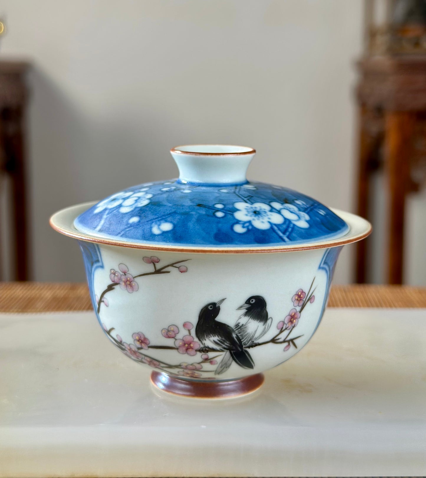 Handpainted Chinese High End Famille Rose Blue White Porcelain Gaiwan Flower and Megpie Bird Pattern Teapot