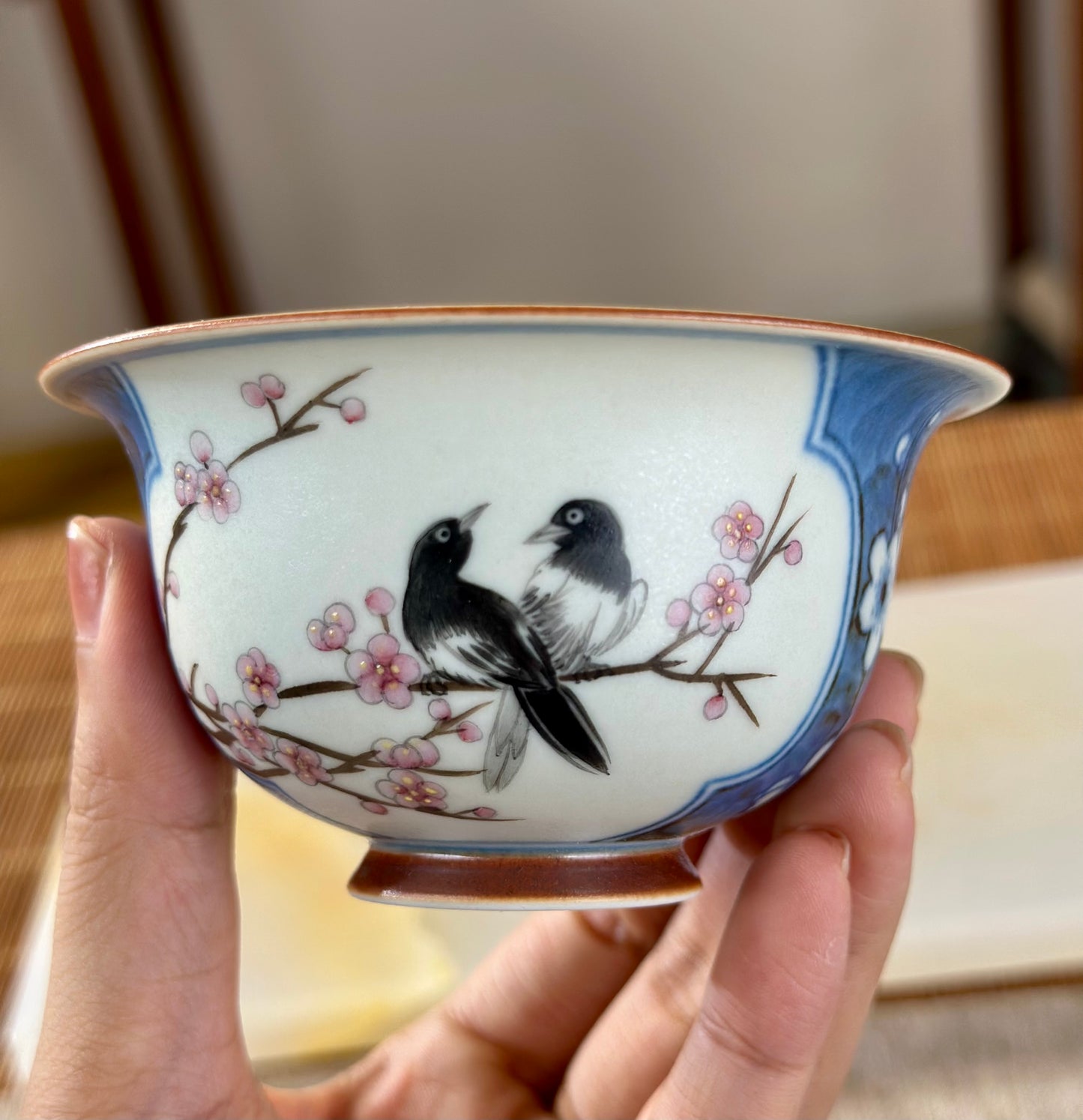 Handpainted Chinese High End Famille Rose Blue White Porcelain Gaiwan Flower and Megpie Bird Pattern Teapot