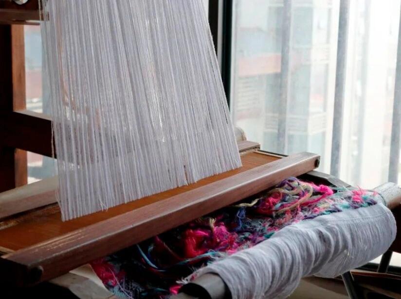 High-end Handcrafted Anise Pattern Chinese Orange White Zhuang Brocade Silk Cloth Scarf Tea Table Cloth