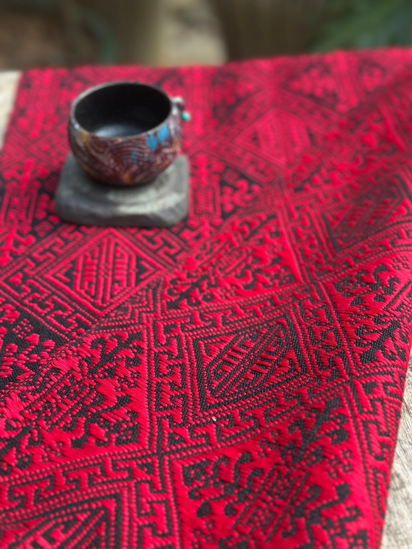 High-end Handcrafted Intertwined Vines Pattern Chinese Zhuang Brocade Silk Cloth Scarf Tea Table Cloth