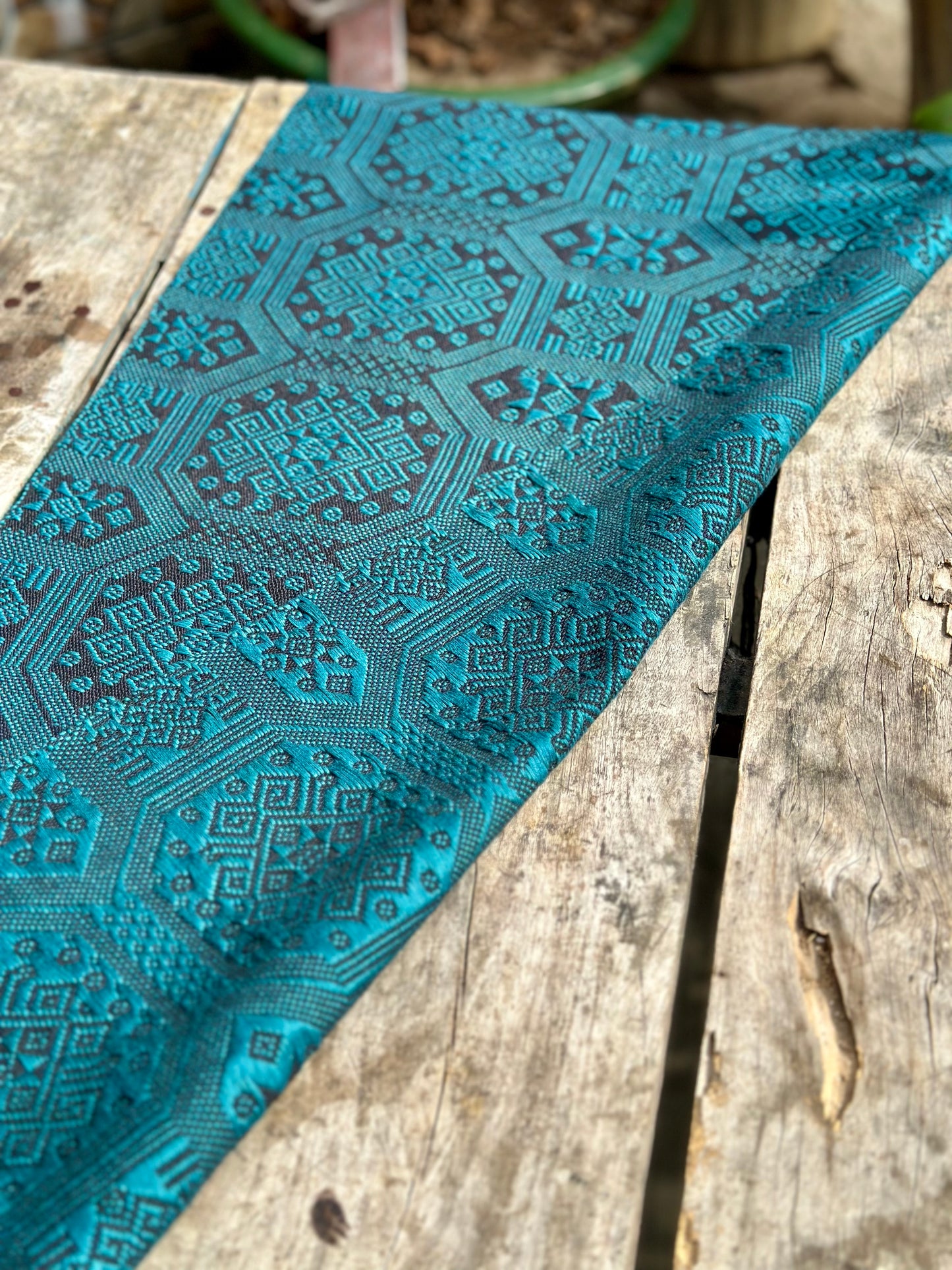 High-end Handcrafted Python Dragon Pattern Emerald Black Chinese Zhuang Brocade Silk Cloth Scarf Tea Table Cloth