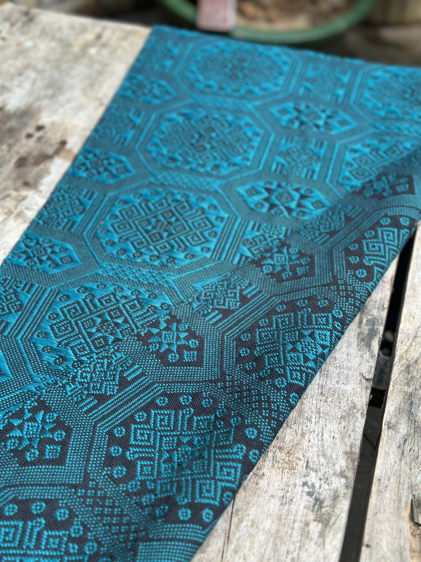 High-end Handcrafted Python Dragon Pattern Emerald Black Chinese Zhuang Brocade Silk Cloth Scarf Tea Table Cloth