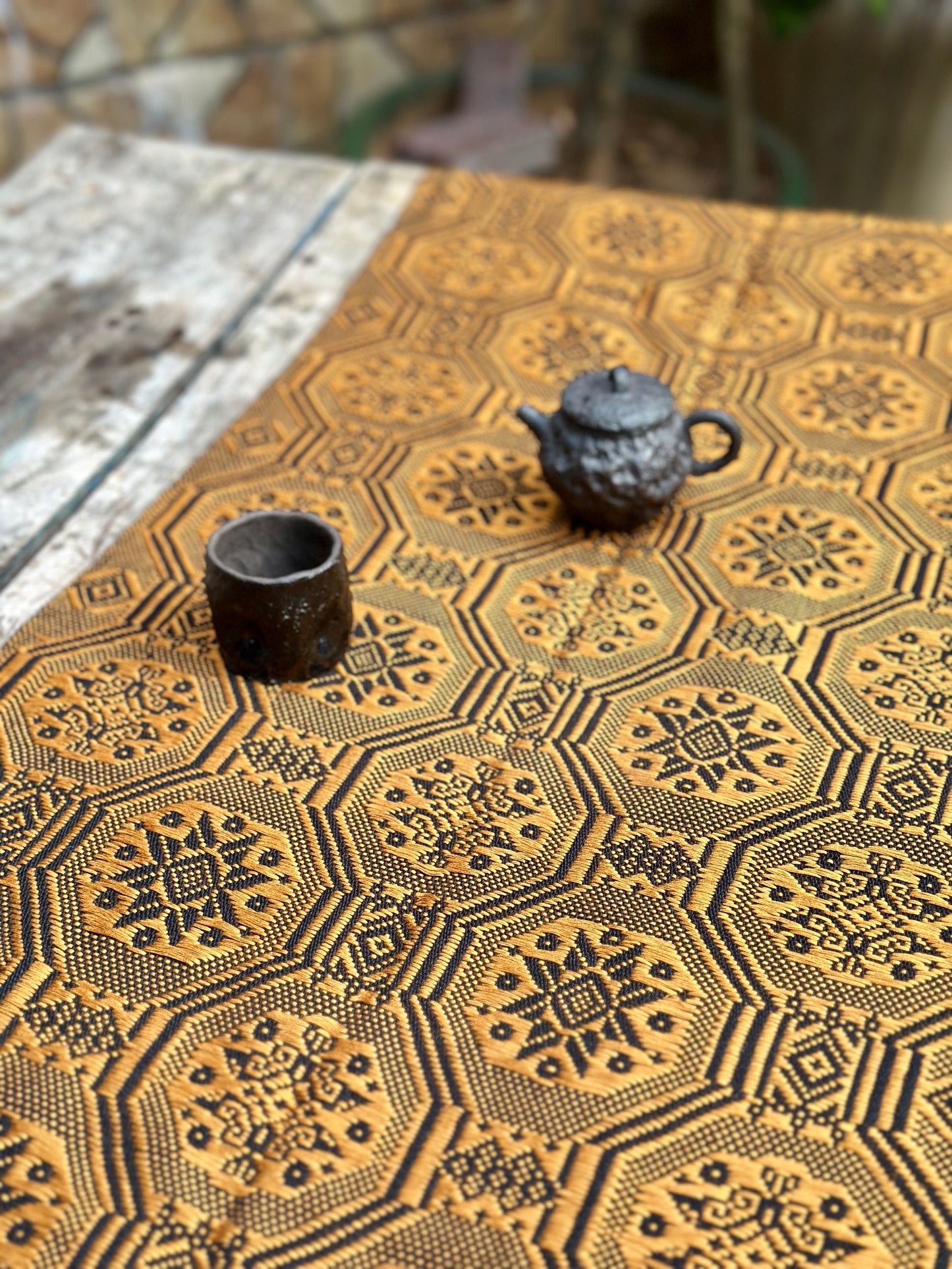 High-end Handcrafted Small Python Dragon Pattern Black Gold Chinese Zhuang Brocade Silk Cloth Scarf Tea Table Cloth