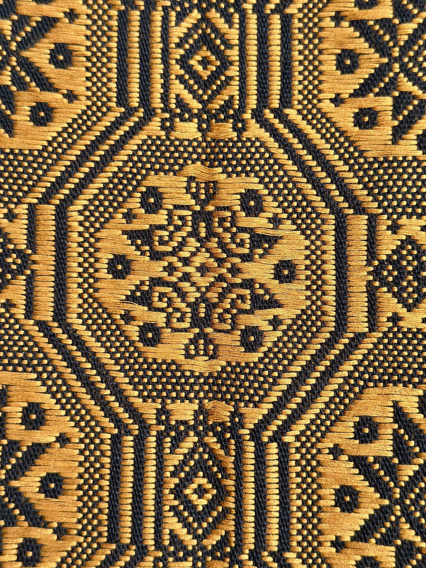 High-end Handcrafted Small Python Dragon Pattern Black Gold Chinese Zhuang Brocade Silk Cloth Scarf Tea Table Cloth