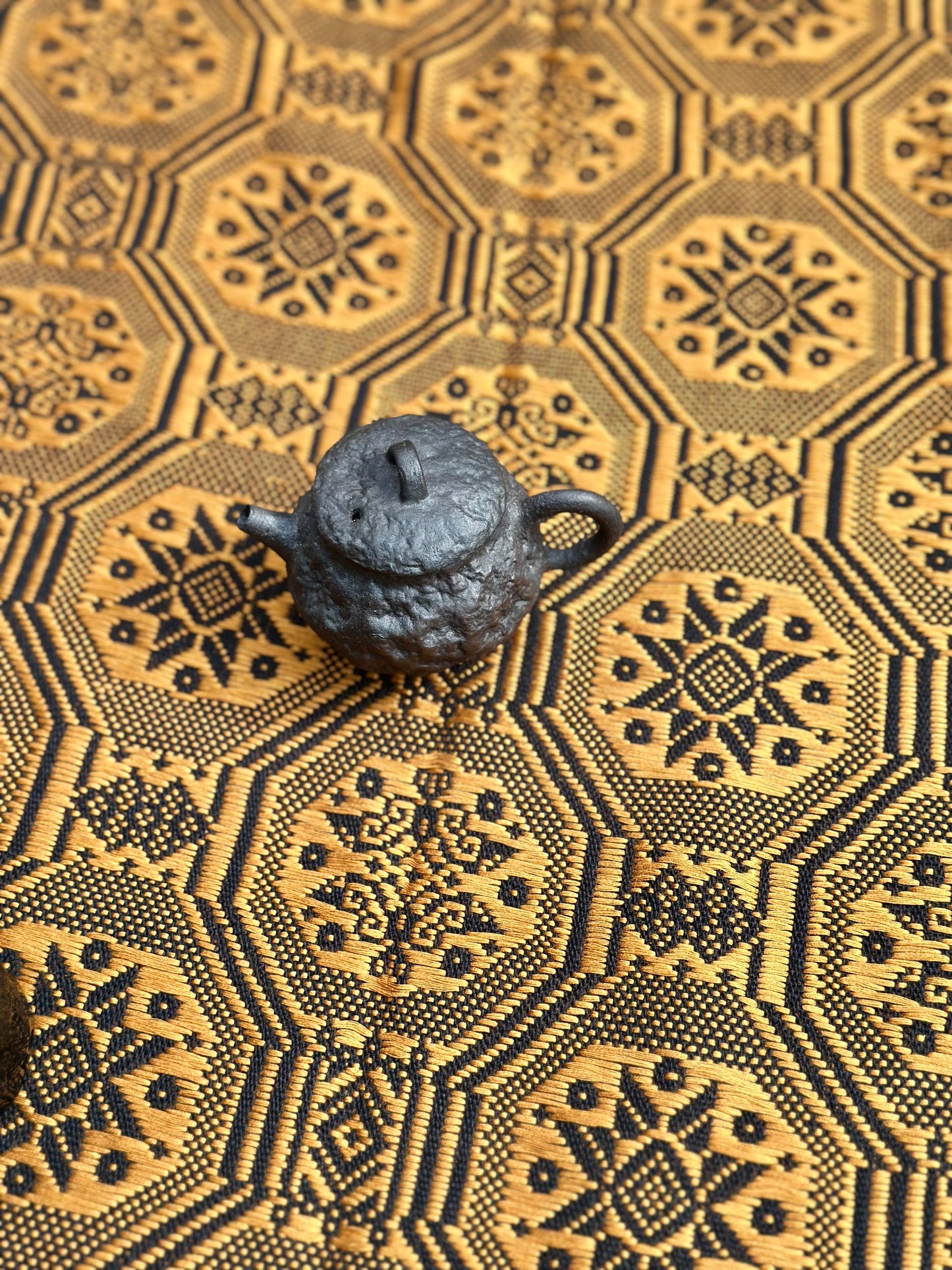 High-end Handcrafted Small Python Dragon Pattern Black Gold Chinese Zhuang Brocade Silk Cloth Scarf Tea Table Cloth