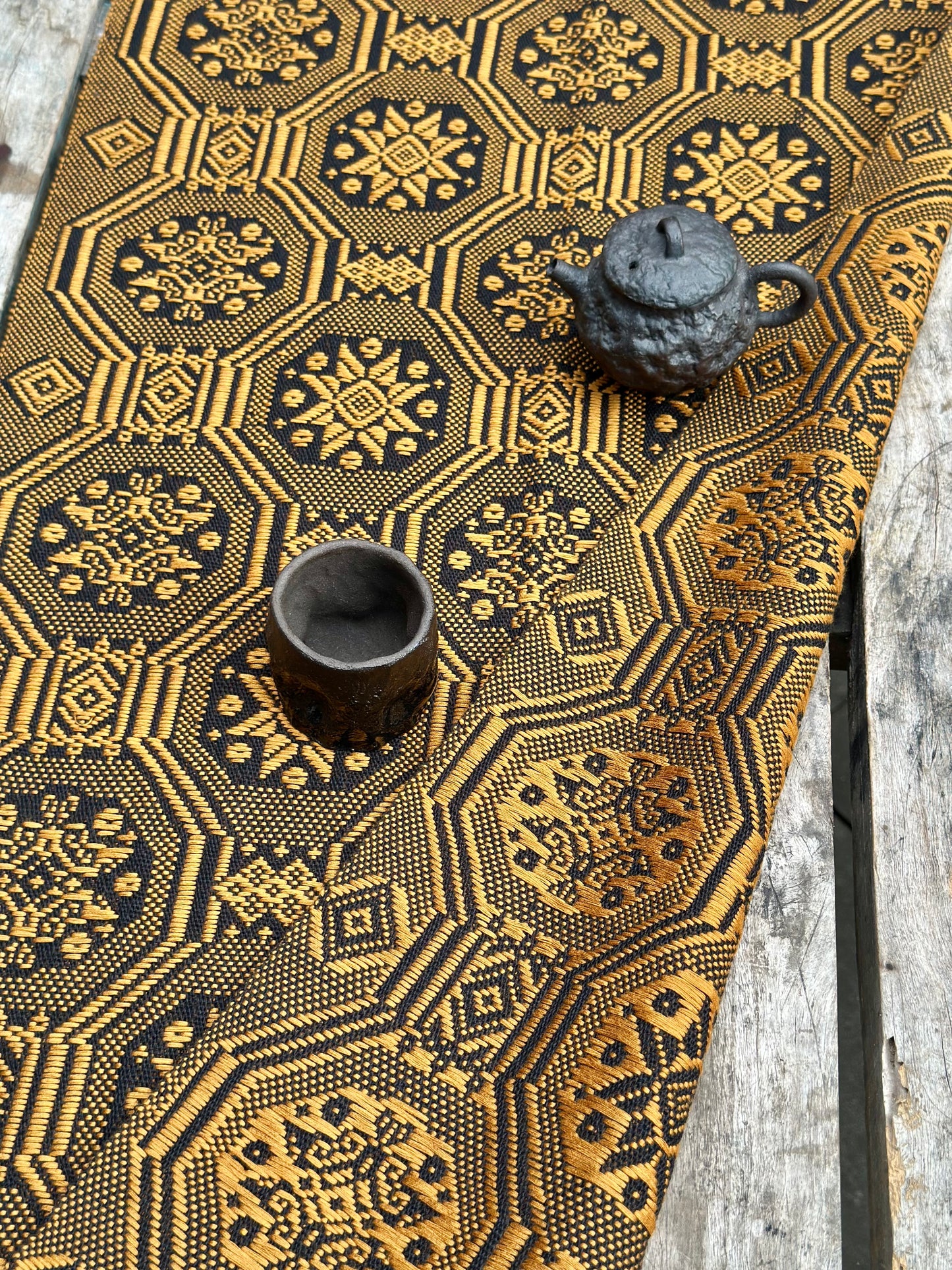 High-end Handcrafted Small Python Dragon Pattern Black Gold Chinese Zhuang Brocade Silk Cloth Scarf Tea Table Cloth