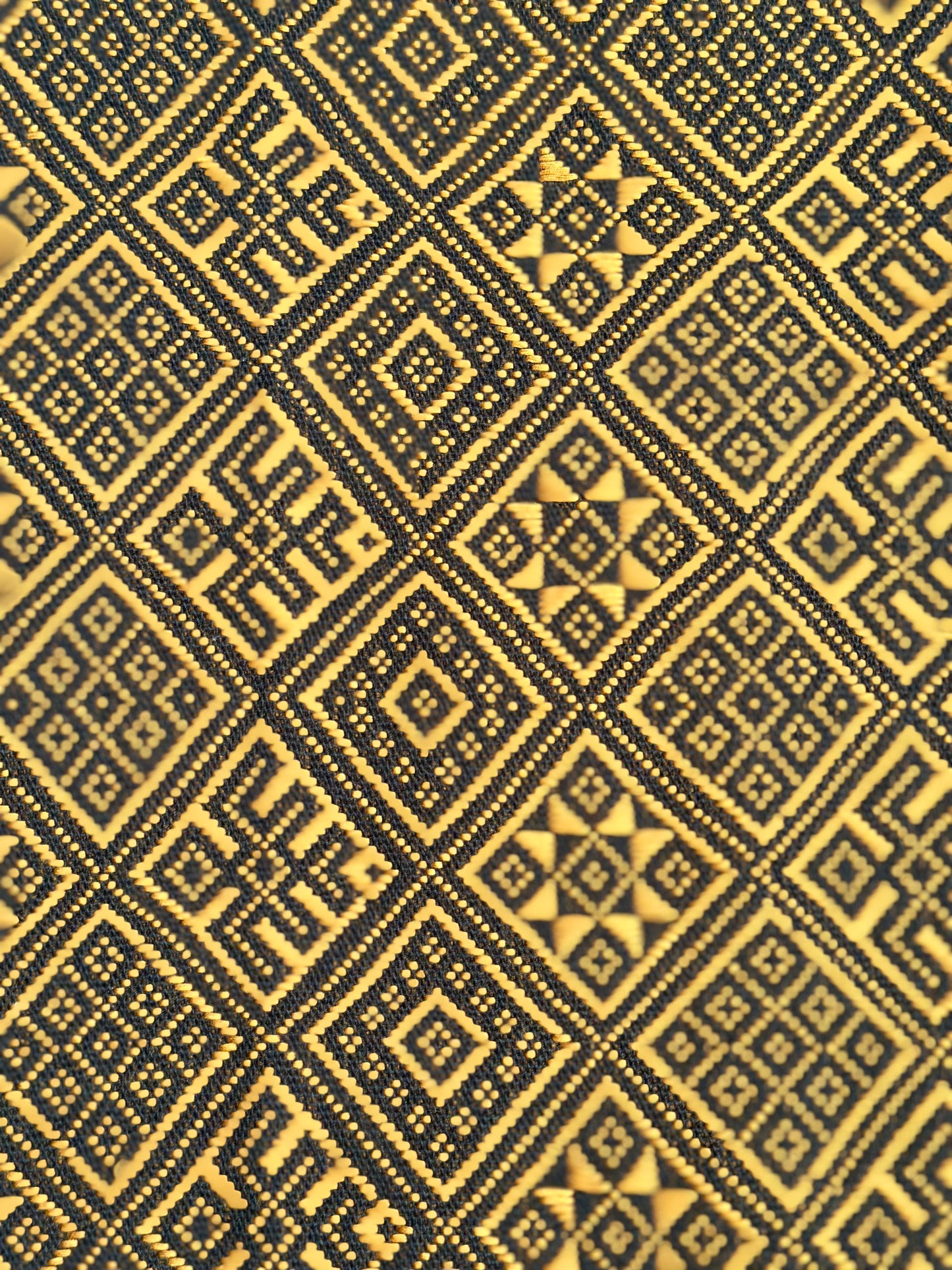 High-end Handcrafted Swallow Pattern Chinese Black Gold Zhuang Brocade Silk Cloth Scarf Tea Table Cloth