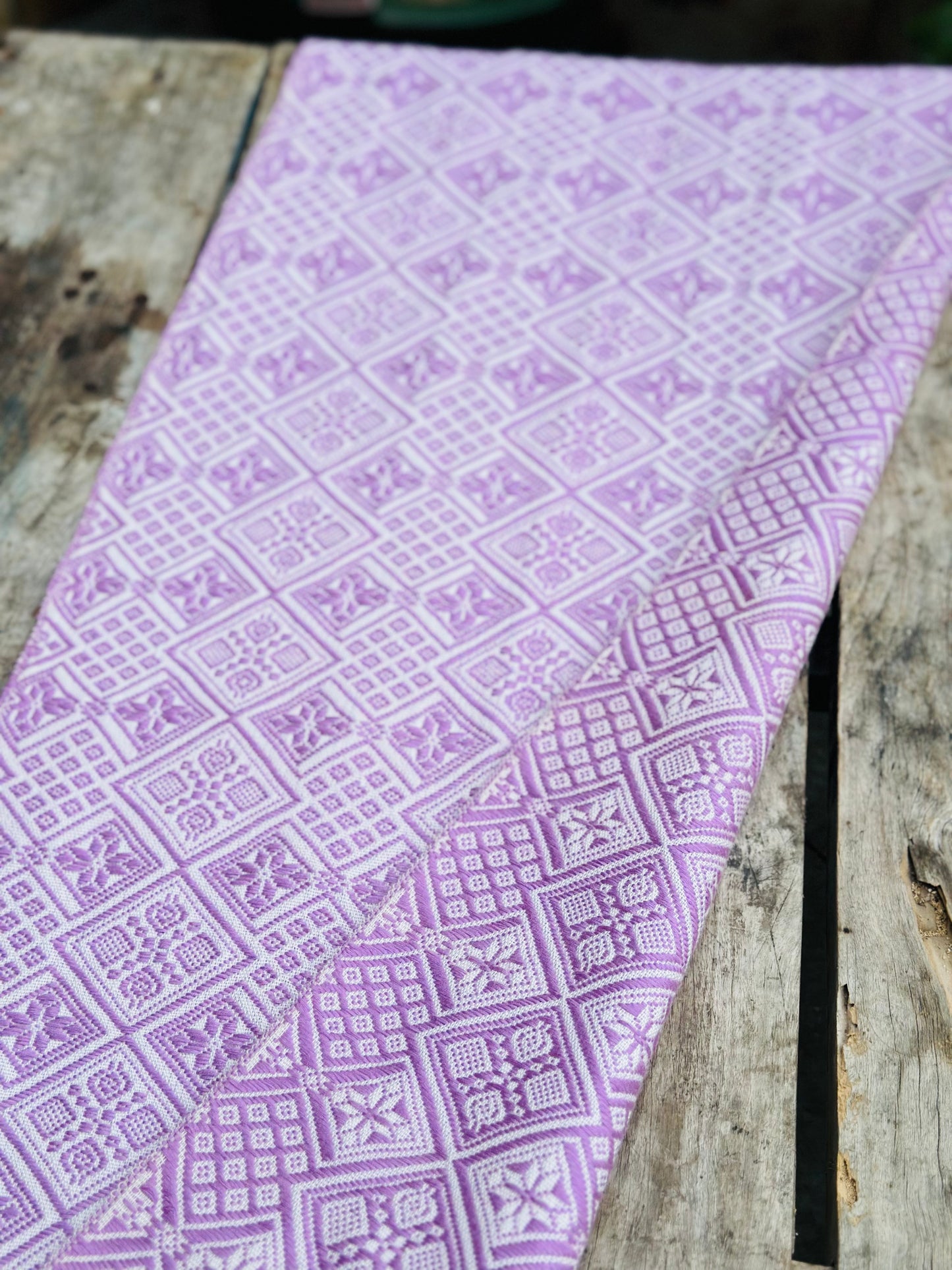 High-end Handcrafted  Pattern Chinese  Pattern Zhuang Brocade Silk Cloth Scarf Tea Table Cloth