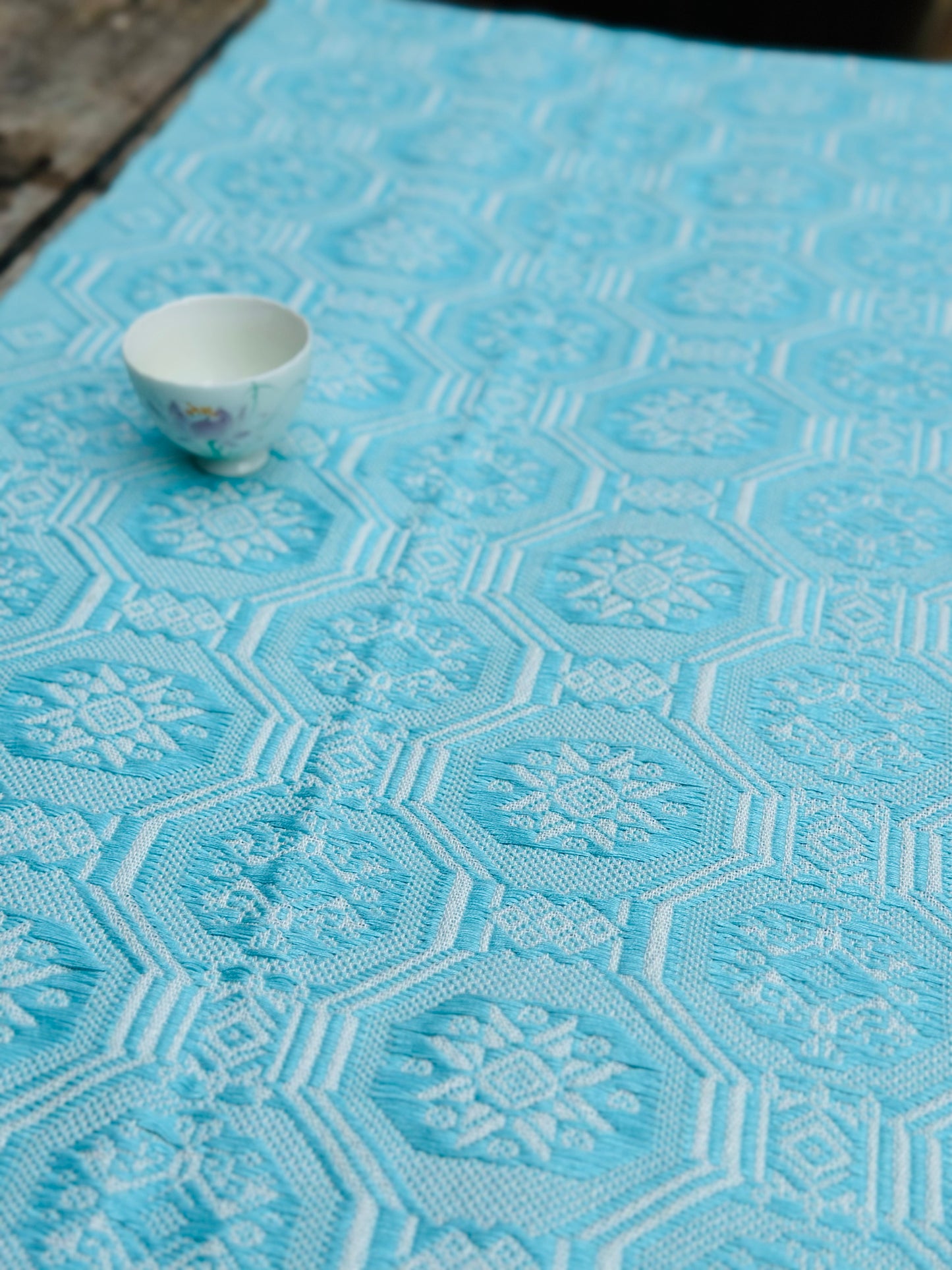 High-end Handcrafted Small Python Dargon Pattern Chinese Light Green White Zhuang Brocade Silk Cloth Scarf Tea Table Cloth