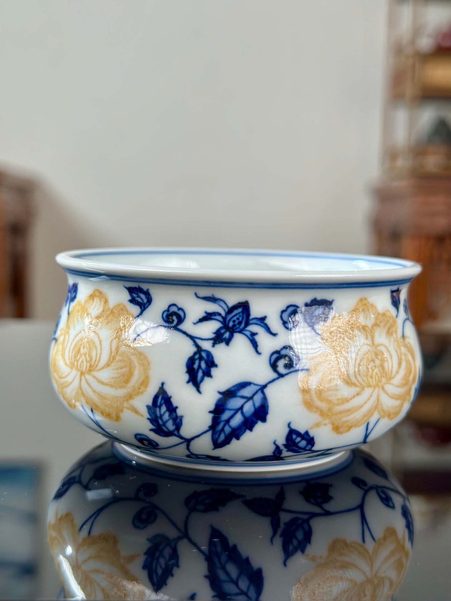 Handpainted Chinese Luxious Blue White Porcelain Underglaze Gold Youlijin Classic Peony Pattern Artwork Teacup