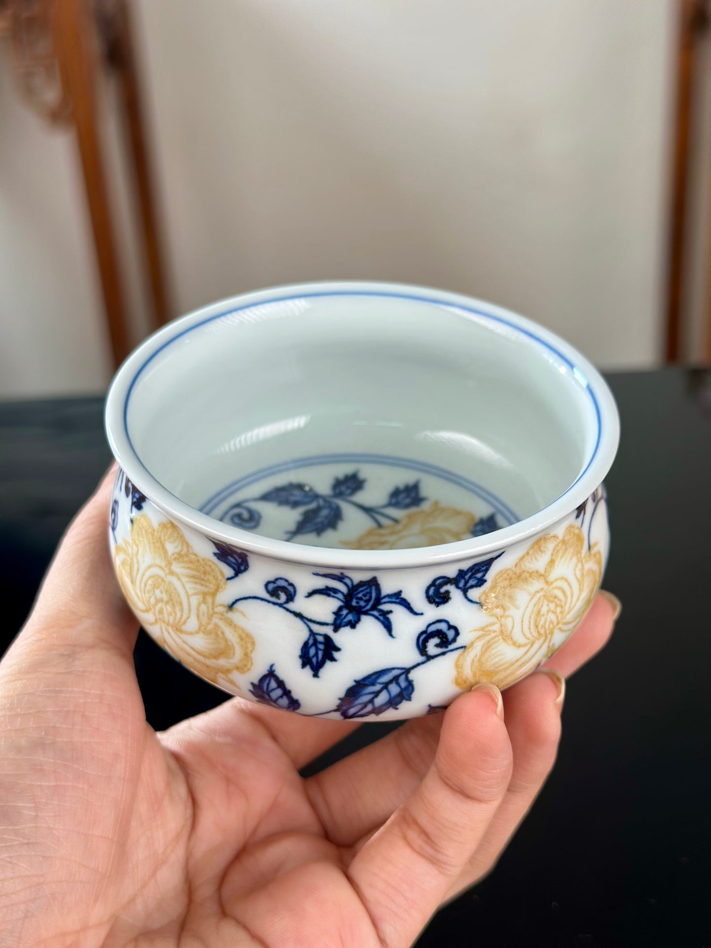 Handpainted Chinese Luxious Blue White Porcelain Underglaze Gold Youlijin Classic Peony Pattern Artwork Teacup