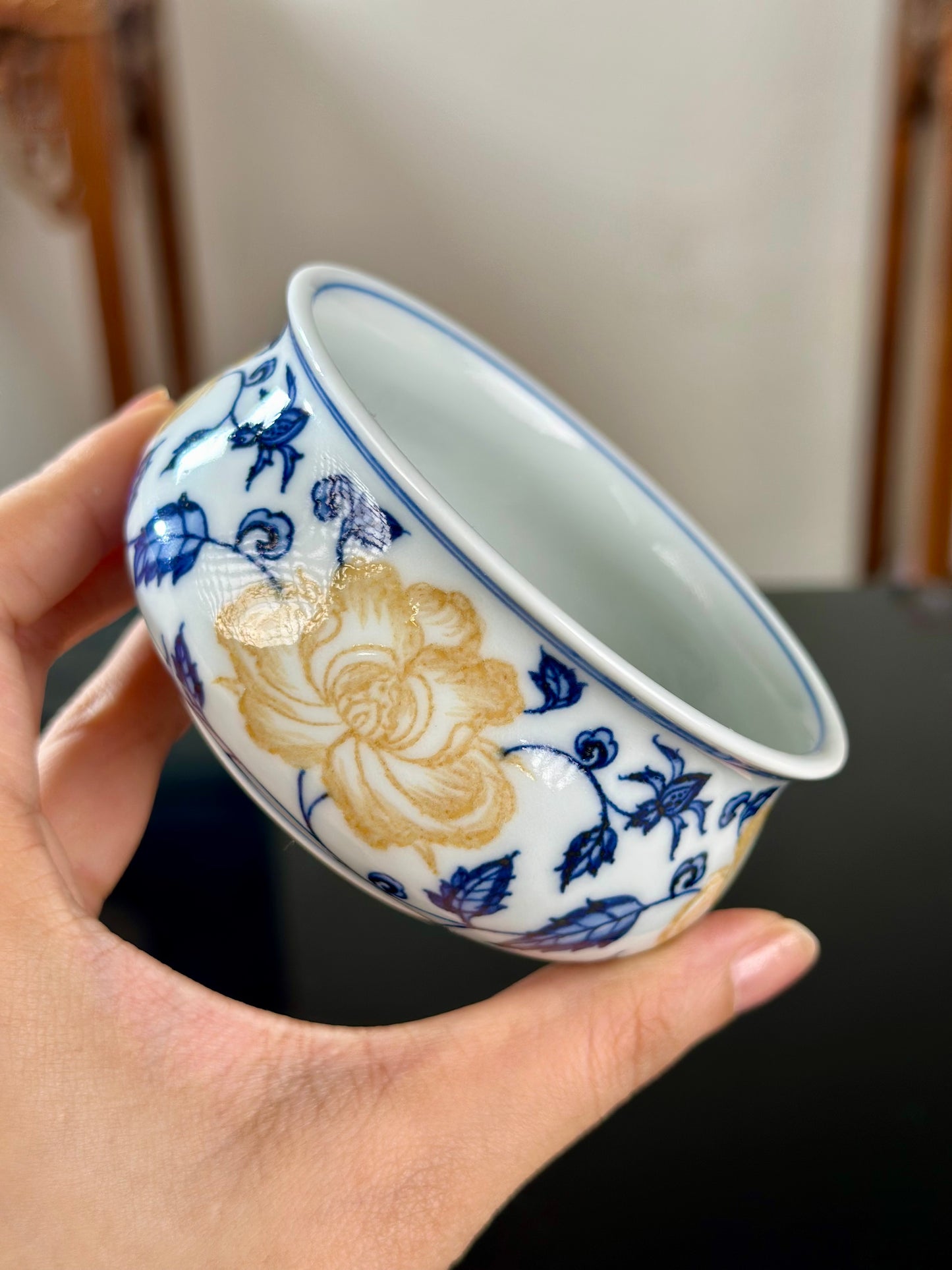 Handpainted Chinese Luxious Blue White Porcelain Underglaze Gold Youlijin Classic Peony Pattern Artwork Teacup