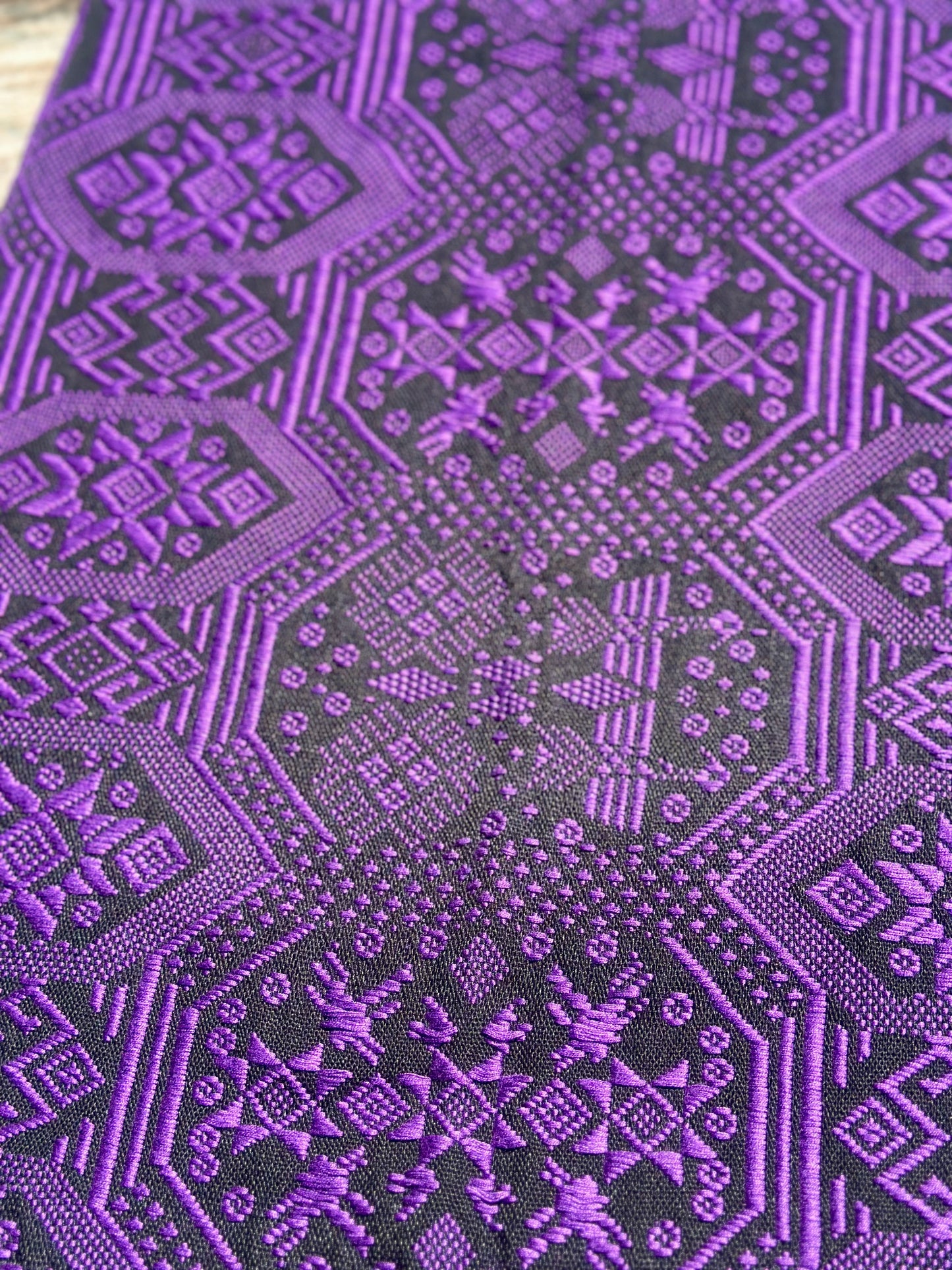 High-end Handcrafted Dragon Phoenix Pattern Chinese Purple Black Zhuang Brocade Silk Cloth Scarf Tea Table Cloth