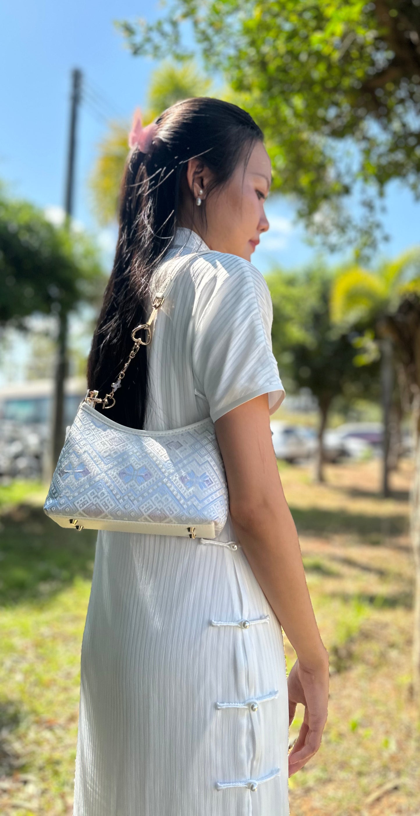 Handmade Chinese High-class Zhuang Brocade Butterfly Pattern Classic Purple Handle Bag