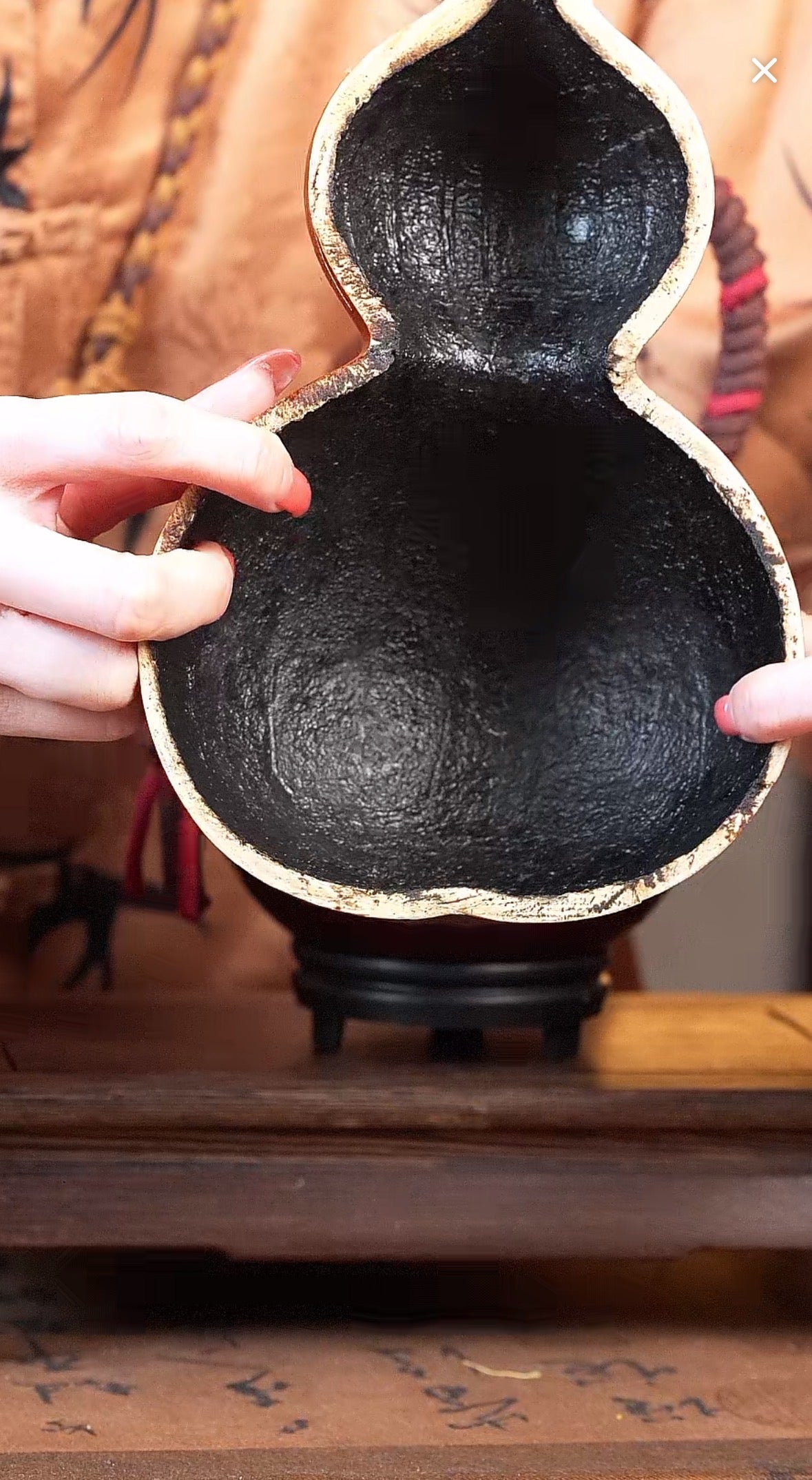 Hand dyed Golden Fengshui Ornament Chinese Lacquerware Hulu Natural Gourd Water Tea Container Classical Home Decor