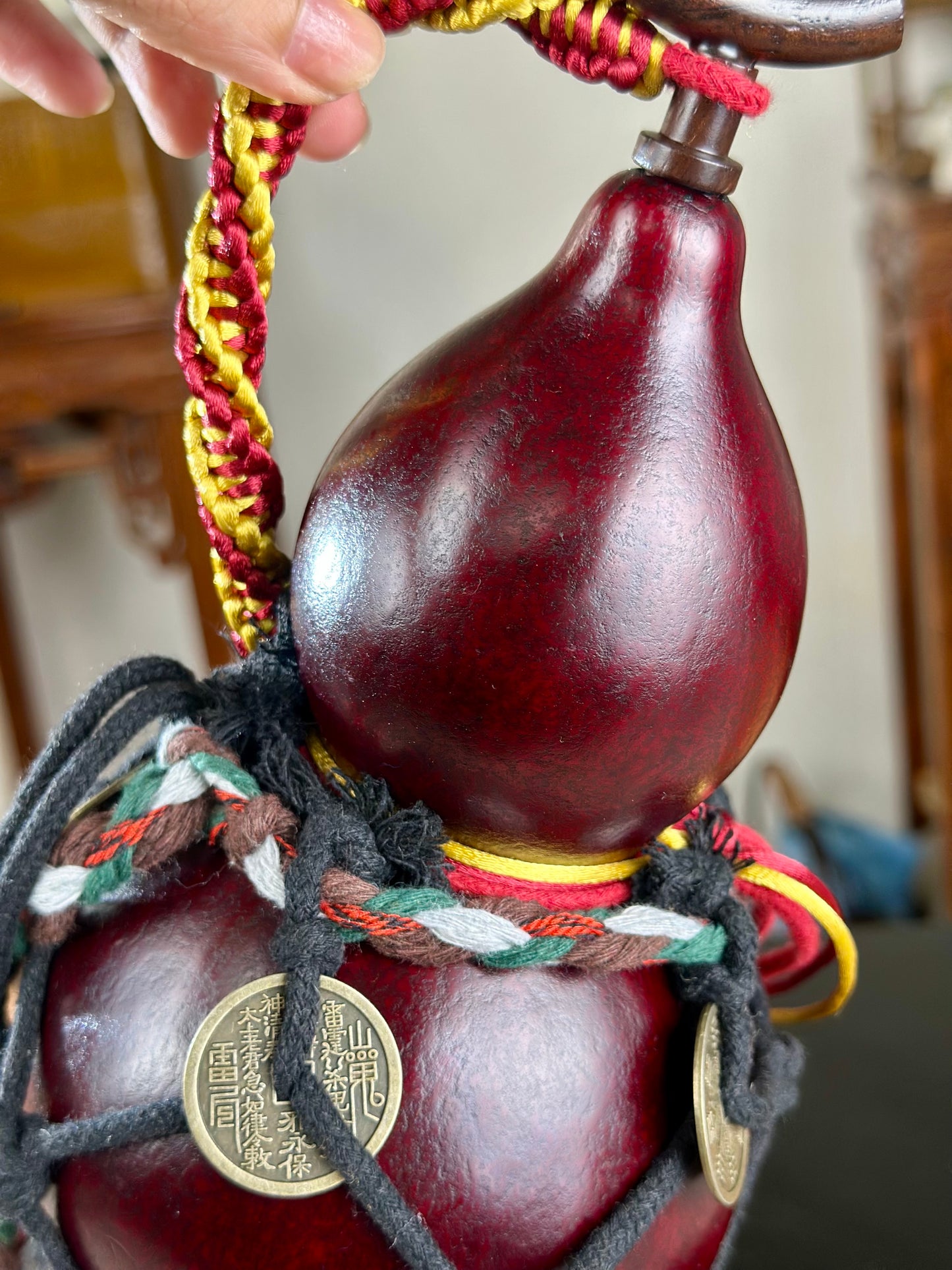 Hand dyed Fengshui Ornament Burgundy Reddish Chinese Lacquerware Hulu Natural Gourd Water Tea Container Classical Home Decor