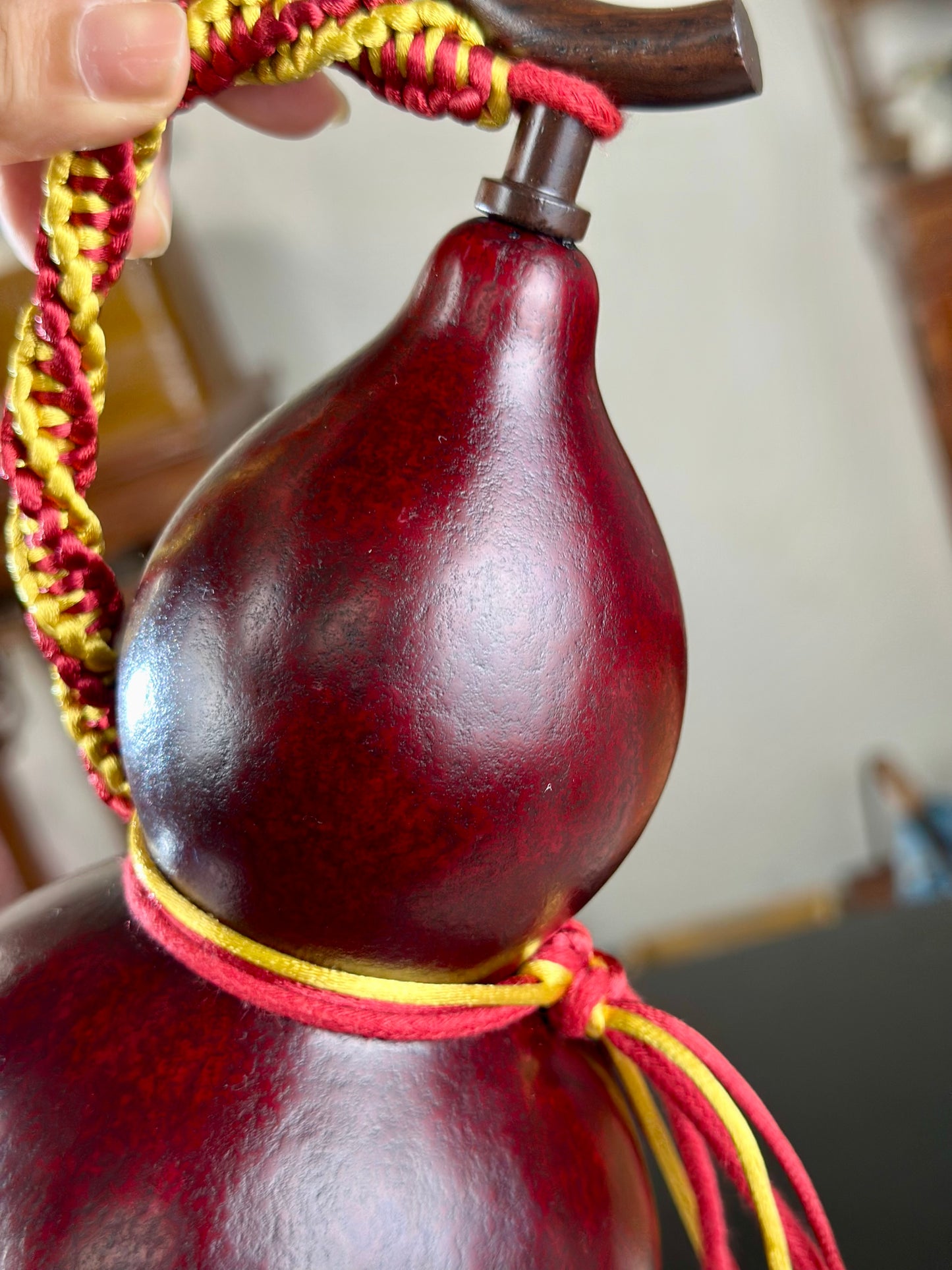 Hand dyed Fengshui Ornament Burgundy Reddish Chinese Lacquerware Hulu Natural Gourd Water Tea Container Classical Home Decor