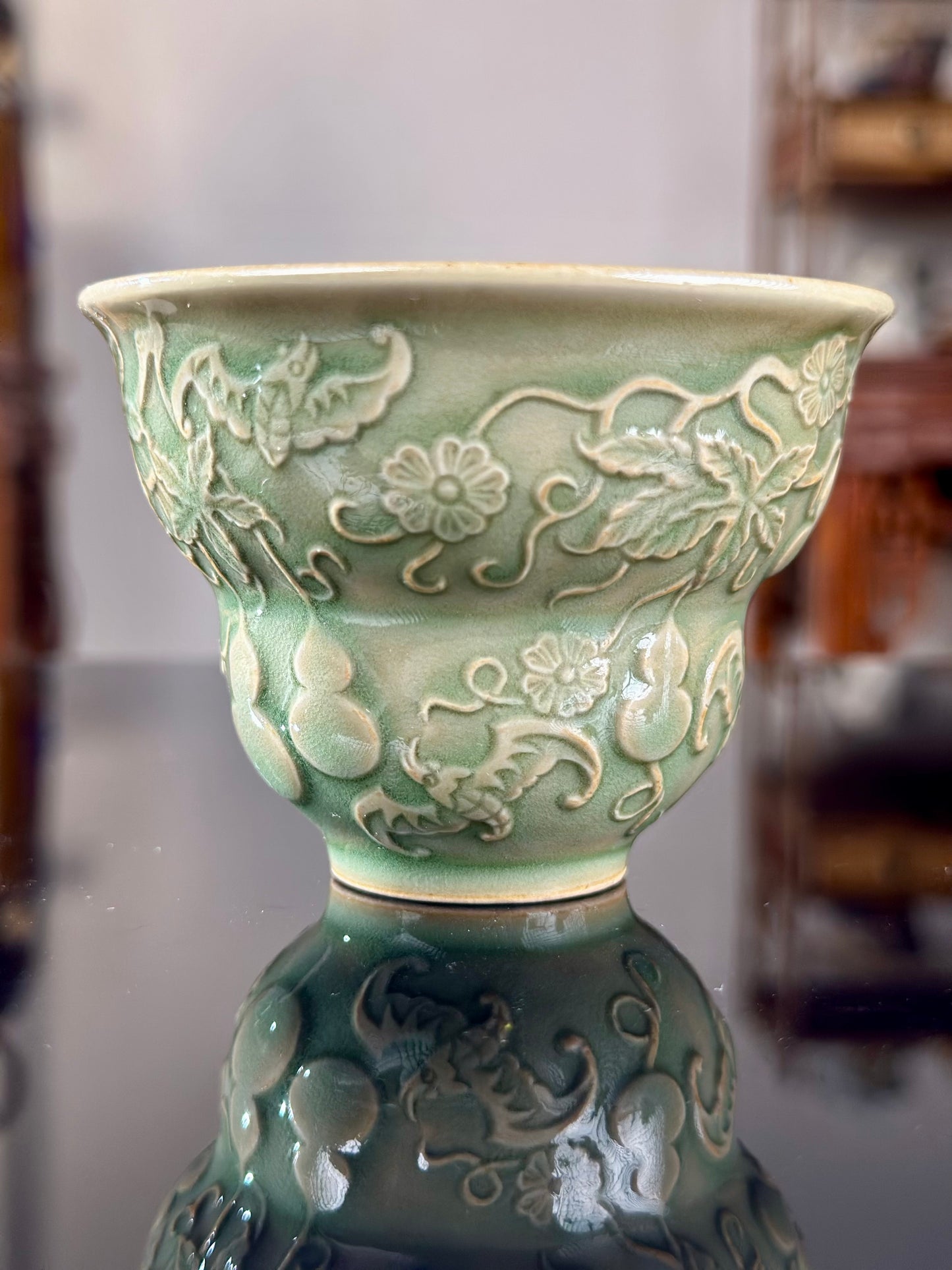 Handengraved Chinse Gourd Shape Yaozhou Kiln Olive Green Teacup