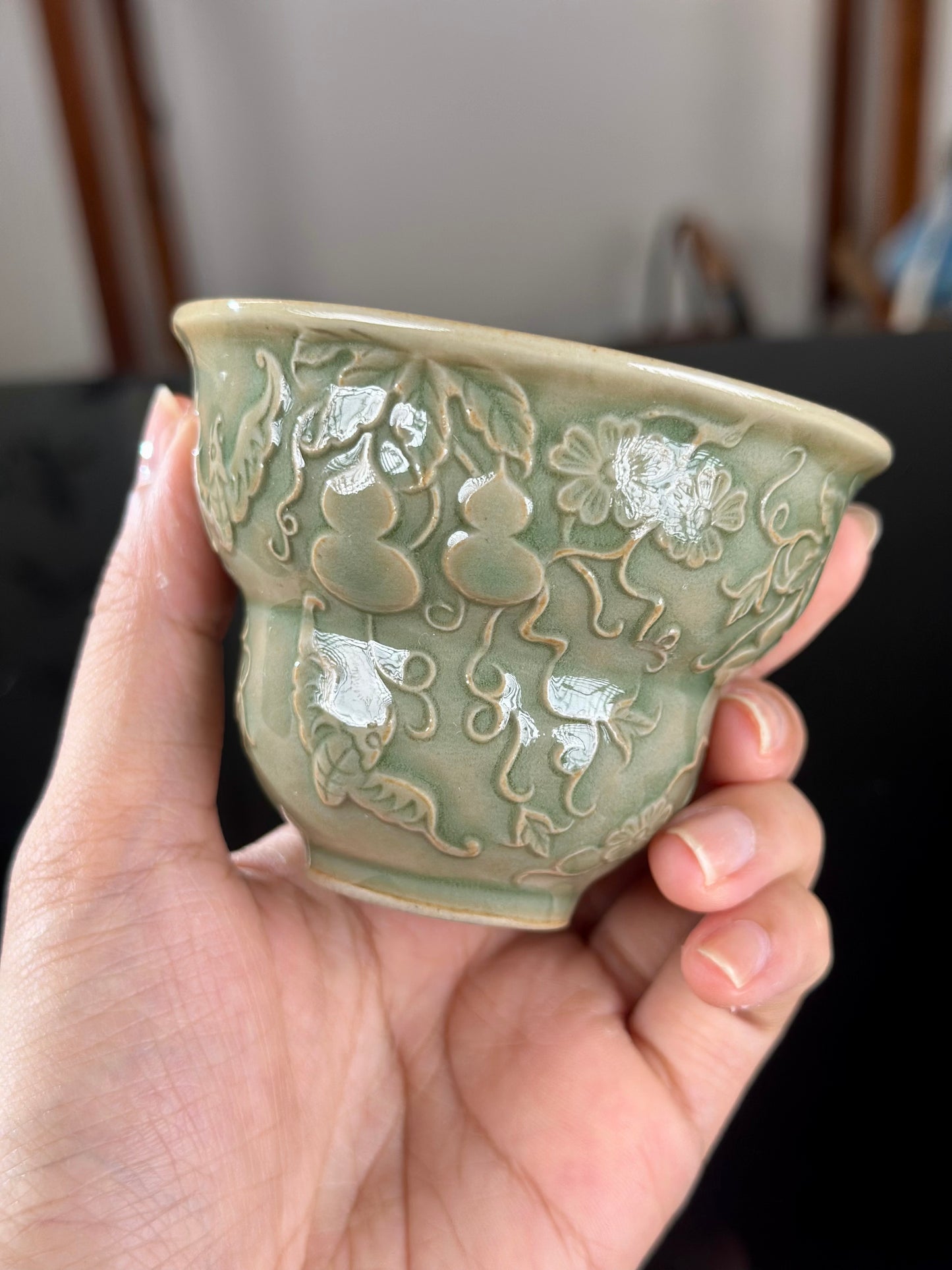 Handengraved Chinse Gourd Shape Yaozhou Kiln Olive Green Teacup