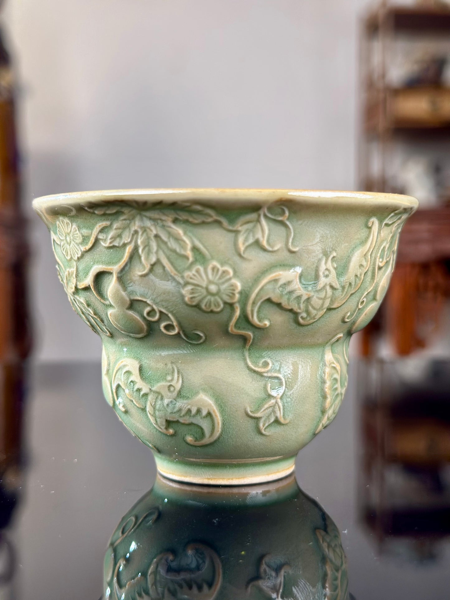 Handengraved Chinse Gourd Shape Yaozhou Kiln Olive Green Teacup