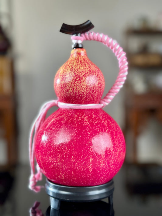 Hand dyed Fengshui Ornament Bright Pink Chinese Lacquerware Hulu Natural Gourd Water Tea Container Classical Home Decor