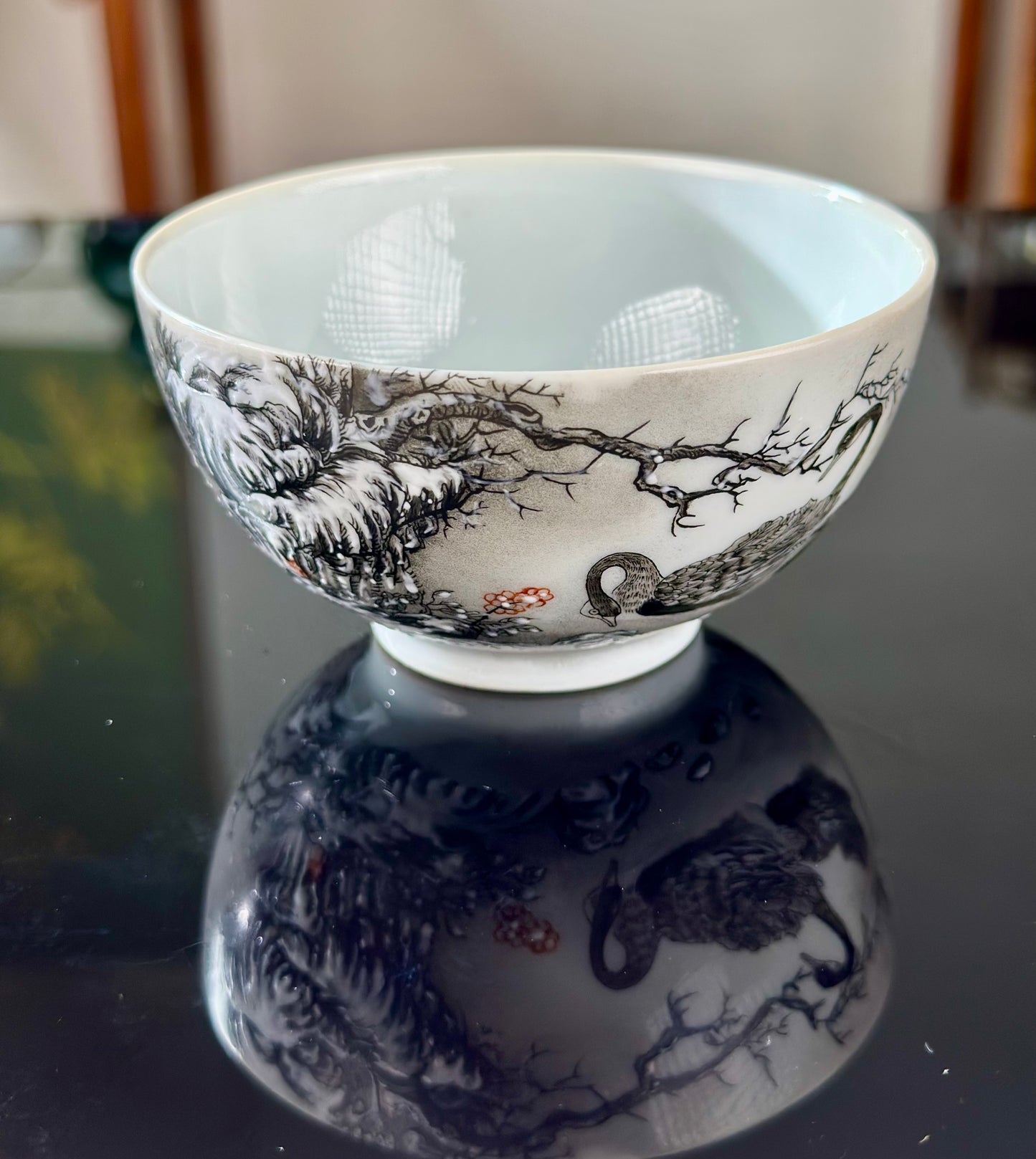 High-class Chinese Handpainted Chinese Classic Fencai Teacup Snowing Swan Pattern Famille Rose Artwork Cup