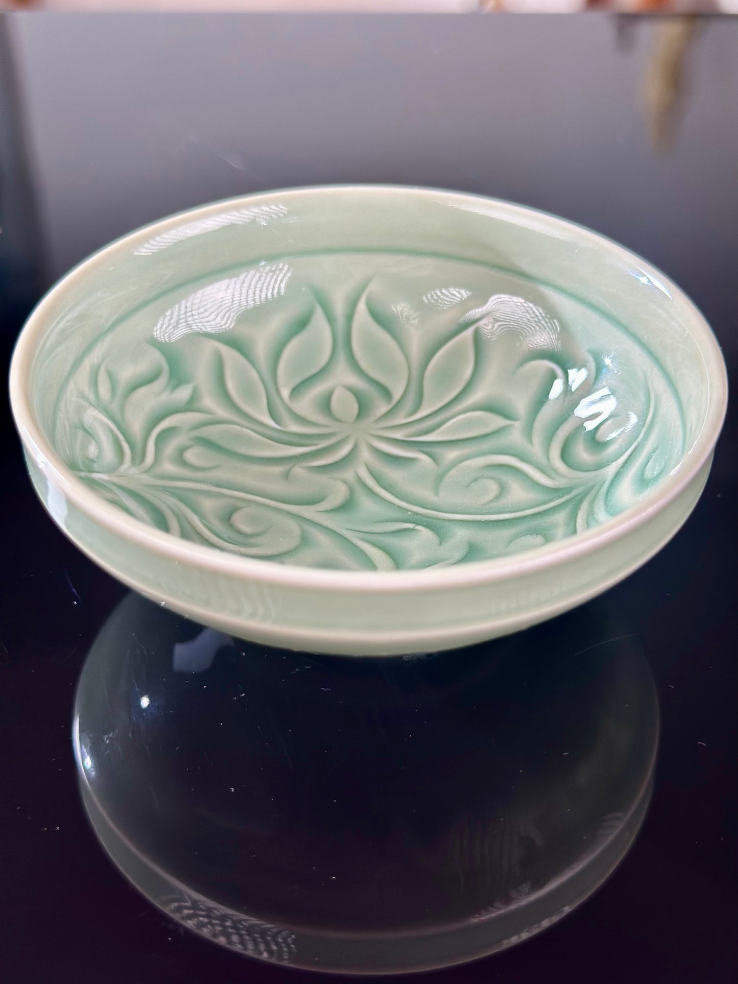 Handengraved Chinse Lotus Yaozhou Celadon Porcelain Kiln Sky Blue Green Puer Shape Teacup