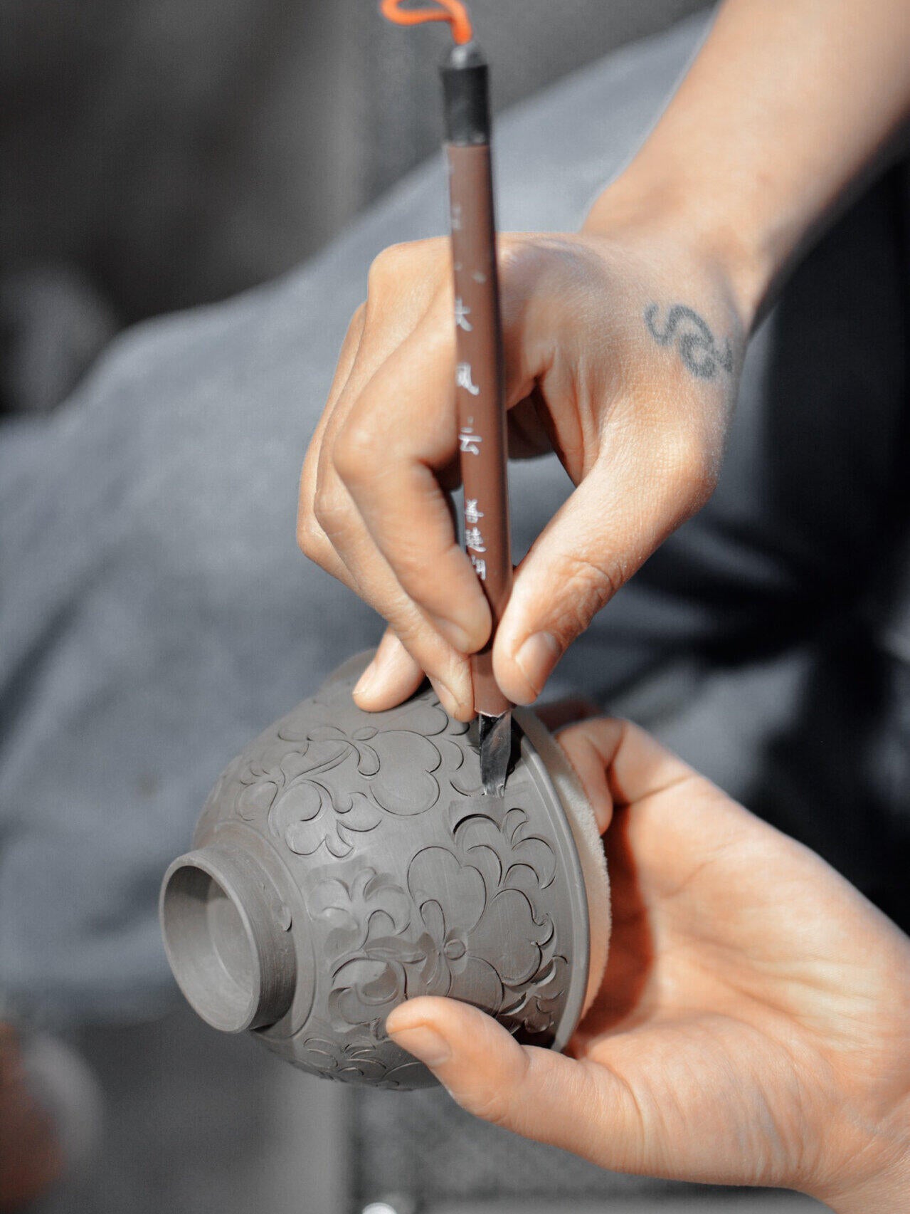 Handengraved Chinse Lotus Yaozhou Celadon Porcelain Kiln Sky Blue Green Puer Shape Teacup