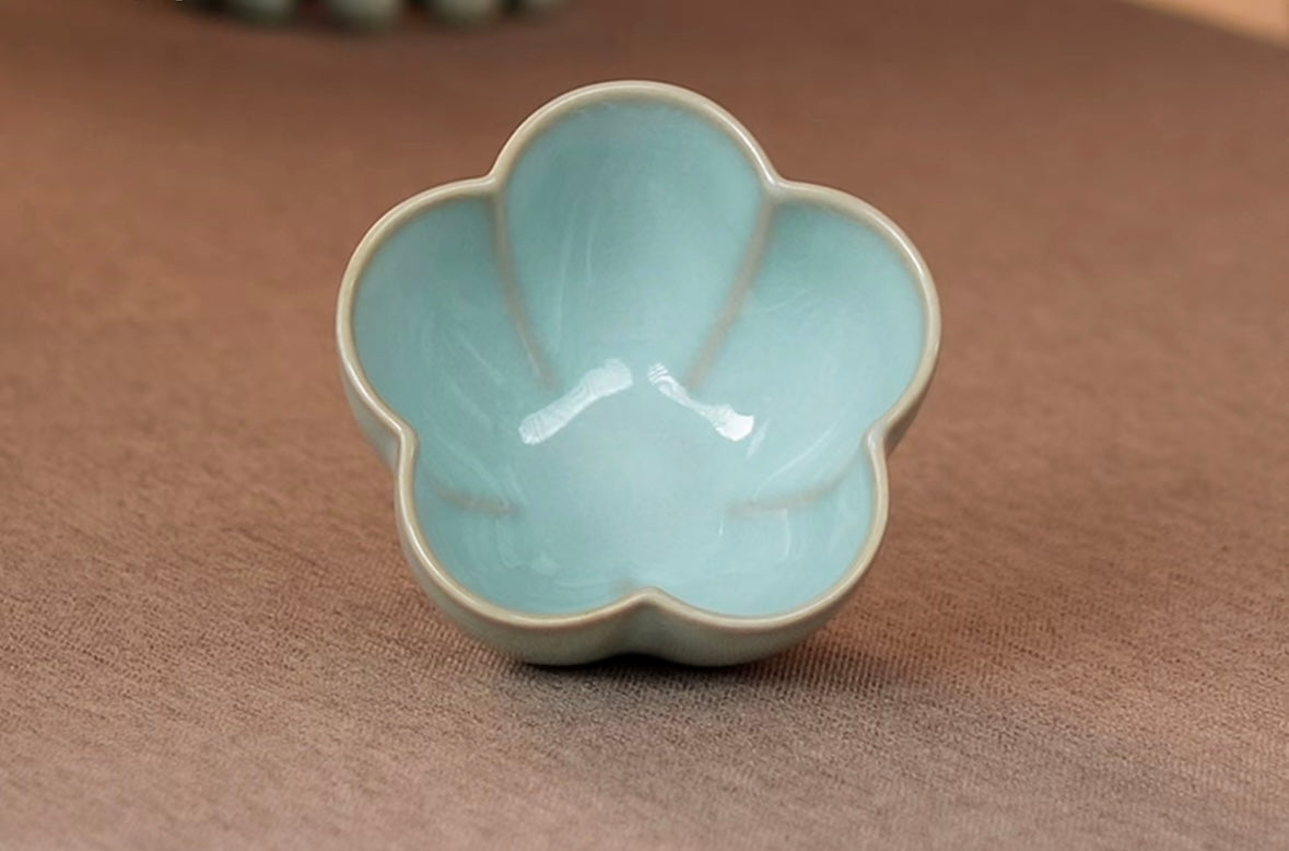 Handcrafted Chinese High-class Ru Porcelain Ruyao Flowere Shape Ru Ware Classic Teacup