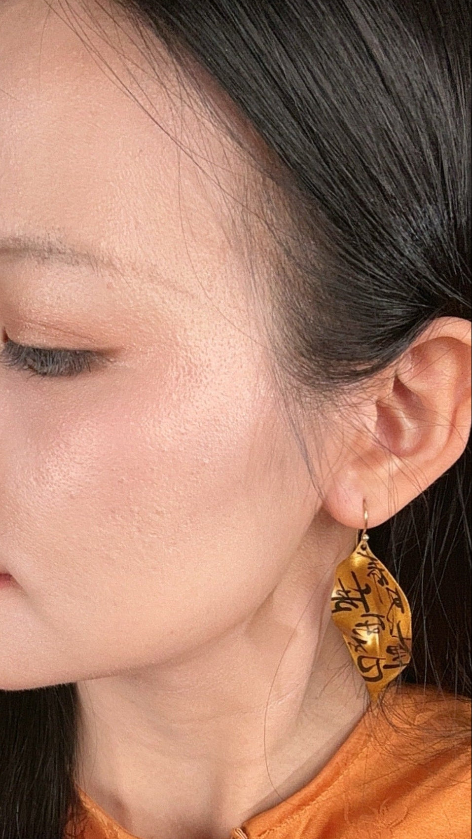 Handmade Chinese Natural Lacquered Original Design Leaf Shape Handwritten Chinese Artistic Calligraphy Earrings