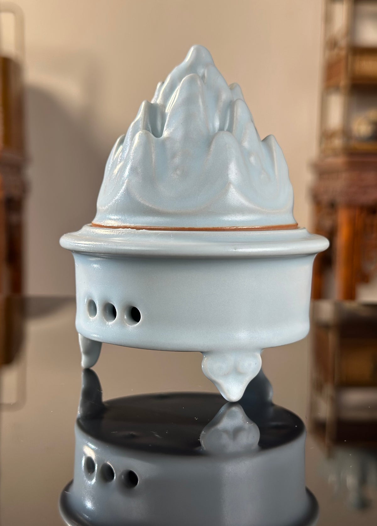 Handcrafted Ru Ware Classic Moon White Glaze Incense Holder Chinese High-class Ru Porcelain Ruyao Moon White Glaze