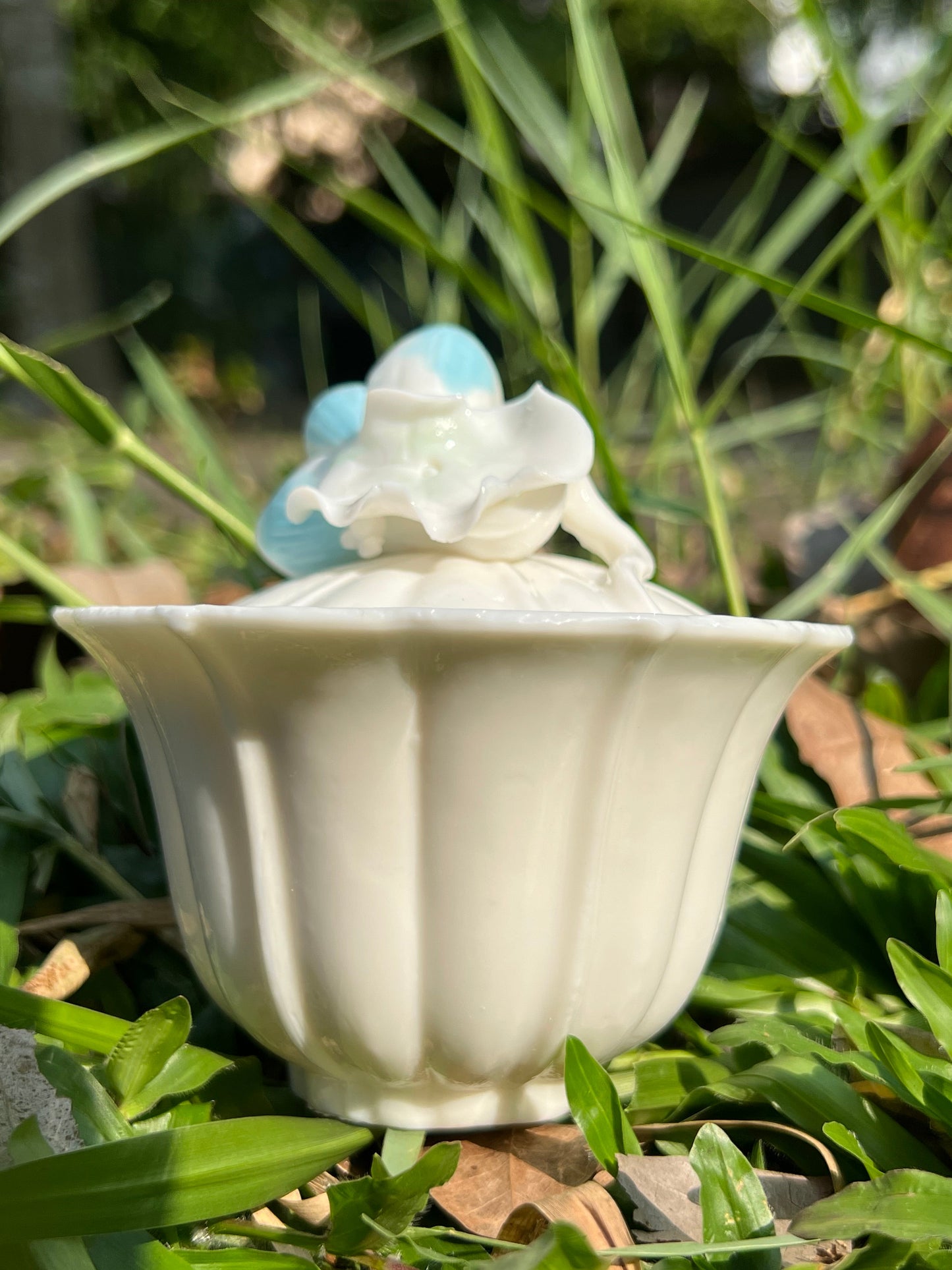 This is a woodfired white pottery flower faircup gongdaobei