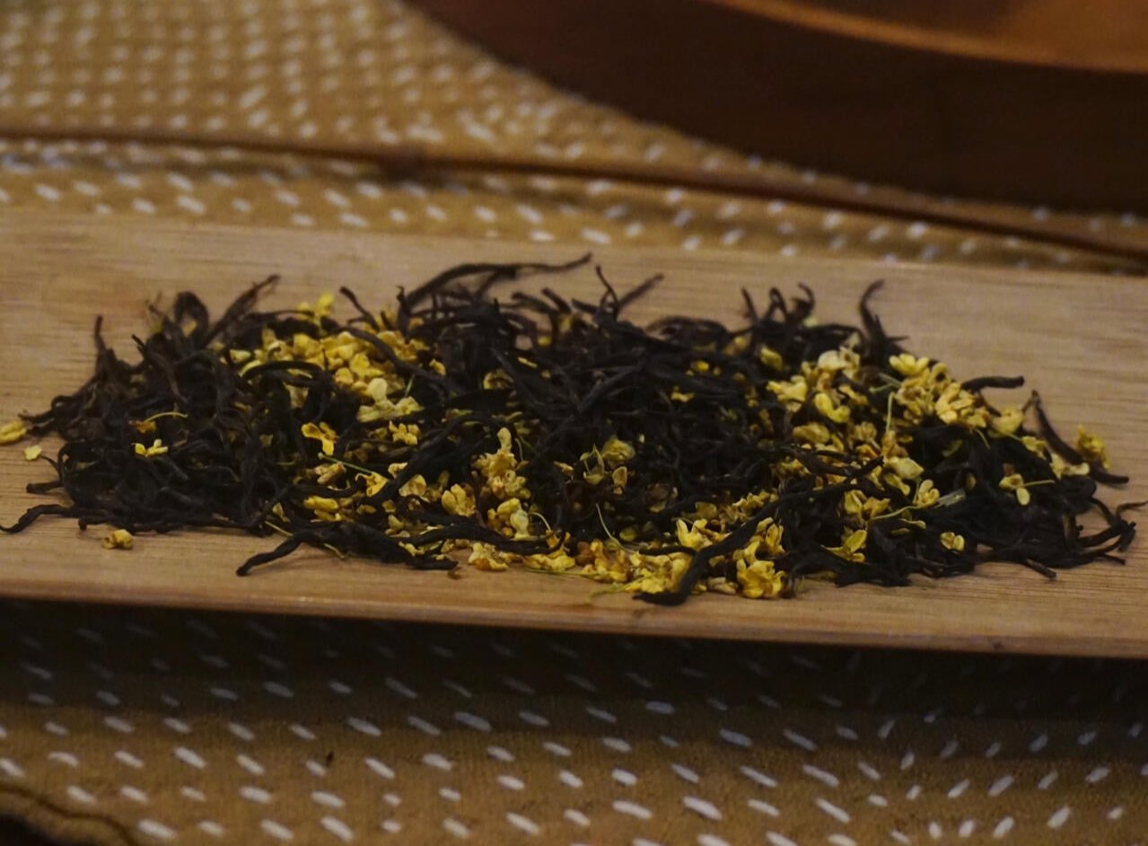 this is Chinese detox tea osmanthus jiuqu hongmei black tea