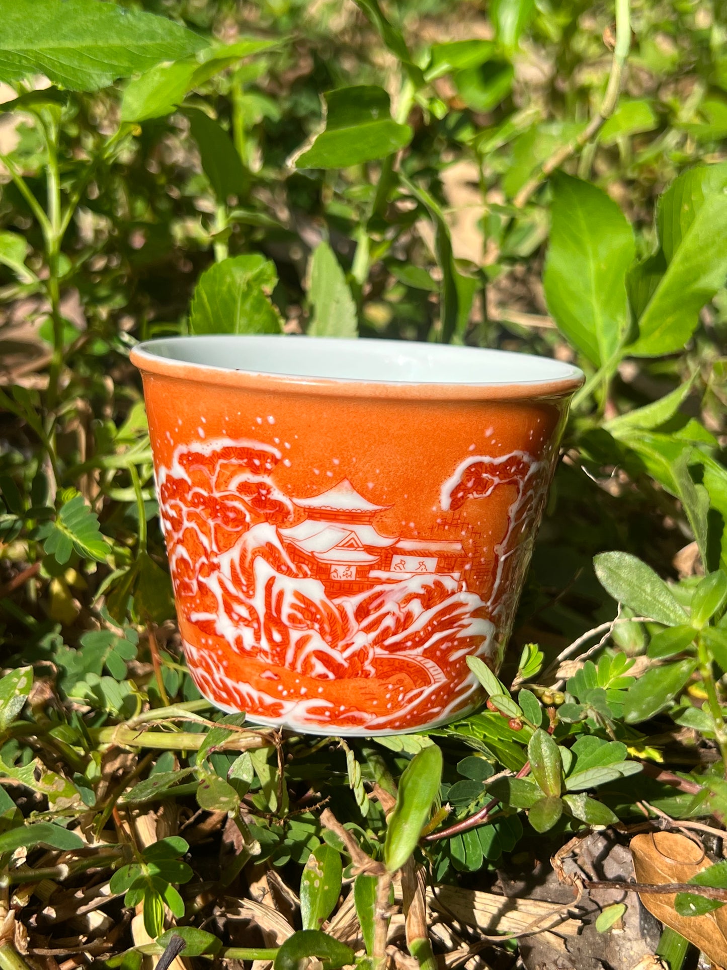 This is Chinese Jingdezhen alum red teacup. This is a ceramic teacup