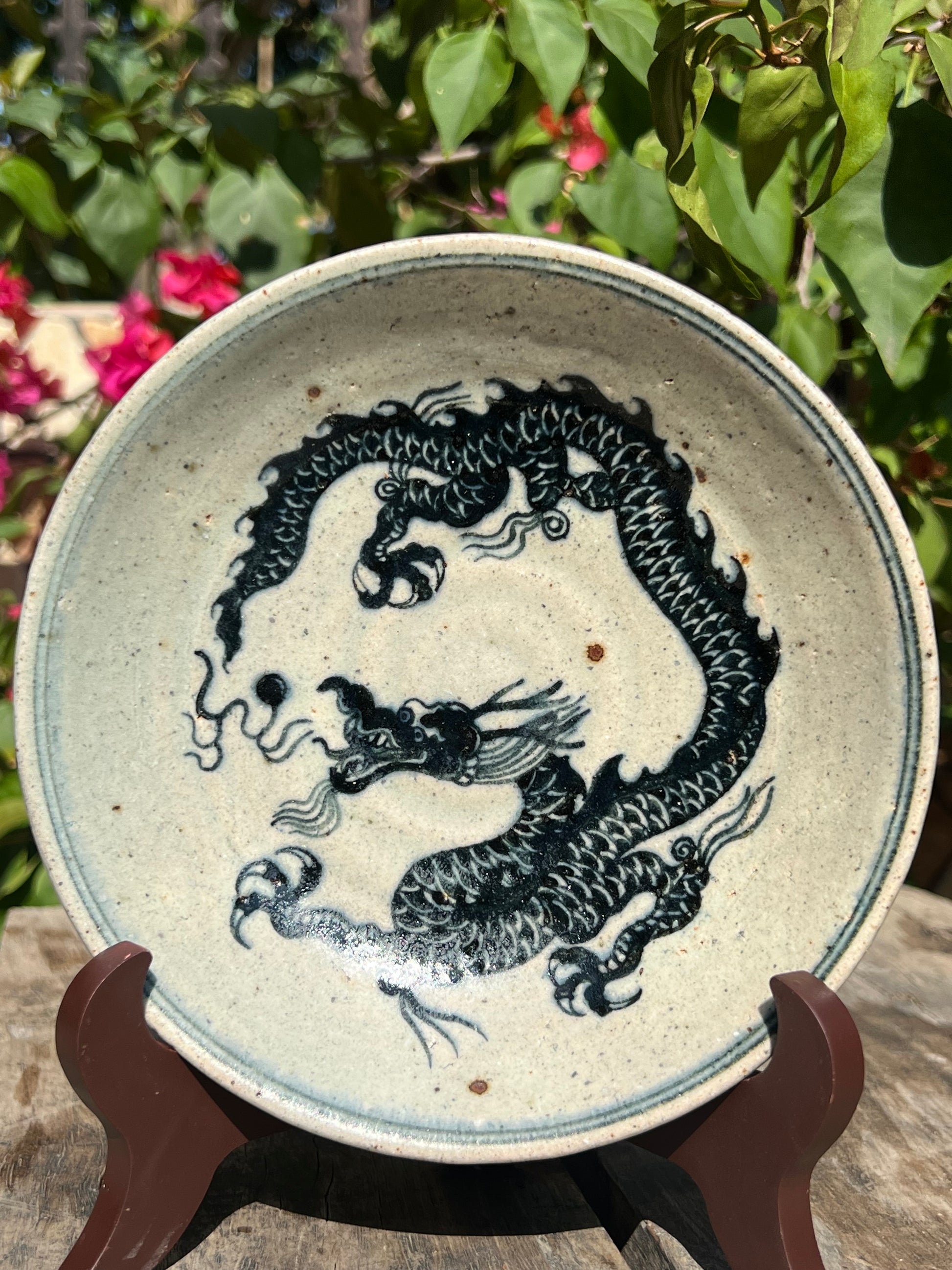 this is a Chinese Jingdezhen blue and white pottery dragon teacup